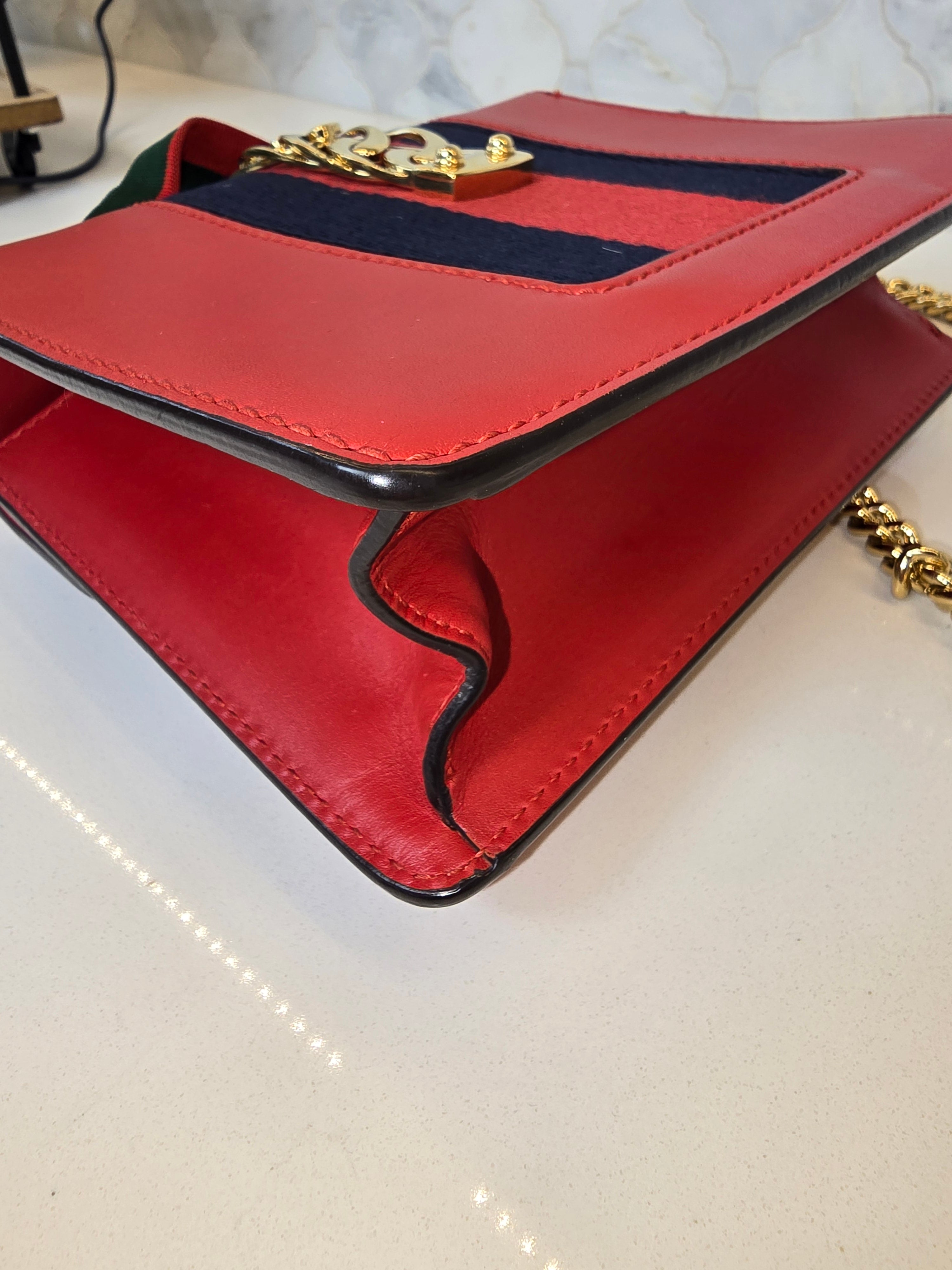 Gucci Sylvie Mini Shoulder Bag in Red