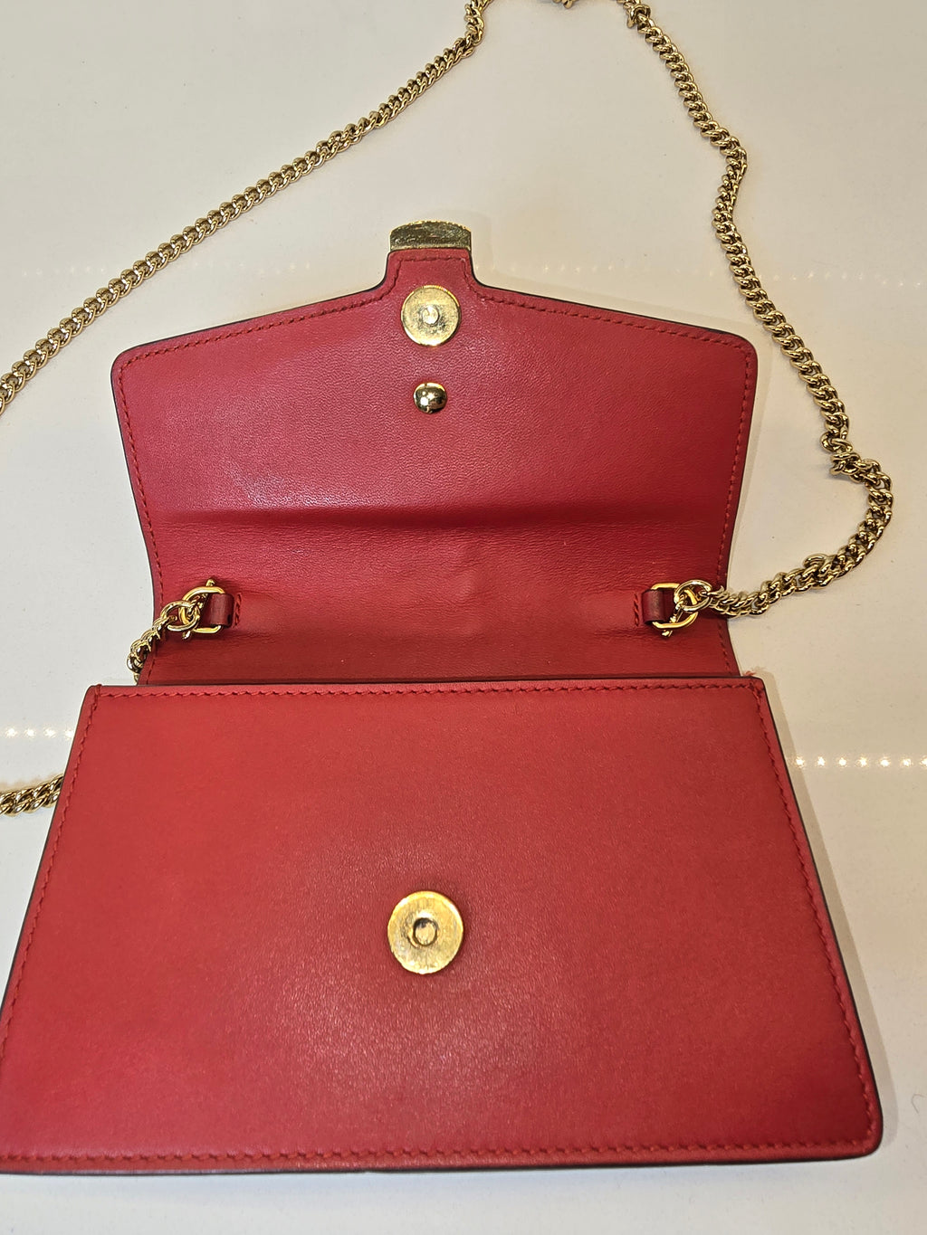 Gucci Sylvie Super Mini Bag – Red