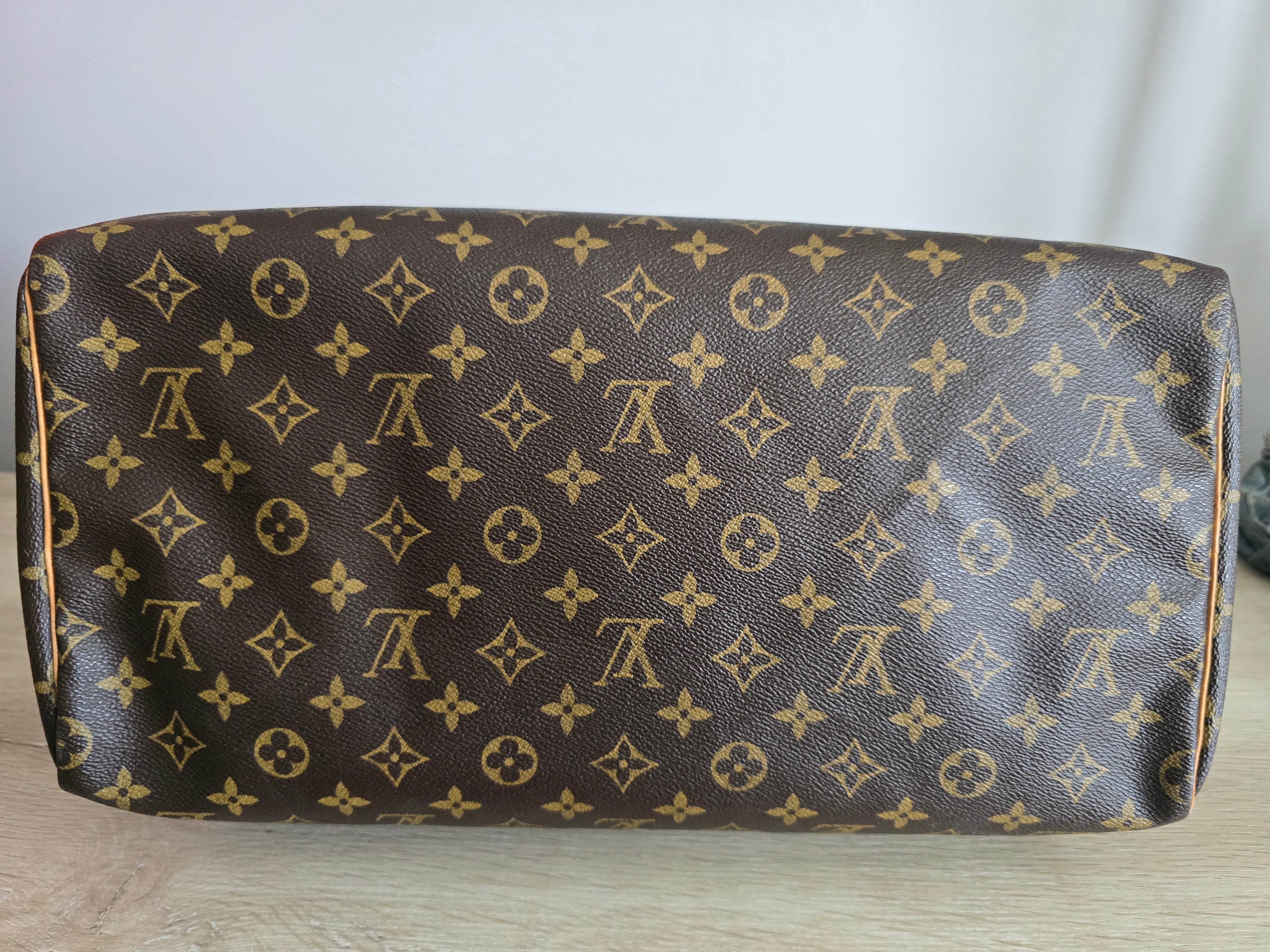 Louis Vuitton Speedy 40 Monogram Handbag in Brown