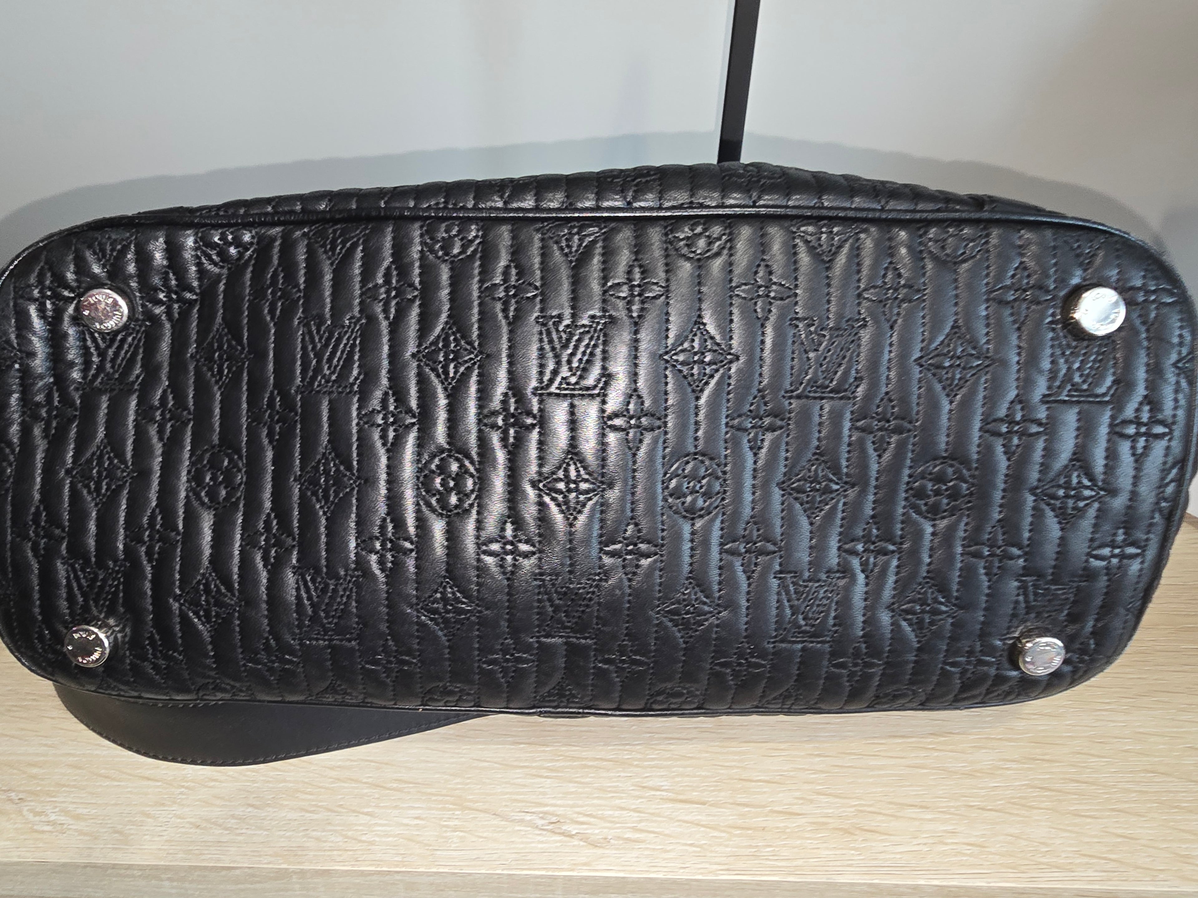 Louis Vuitton Monogram Antheia Ixia Embroidered Lambskin — Black Large