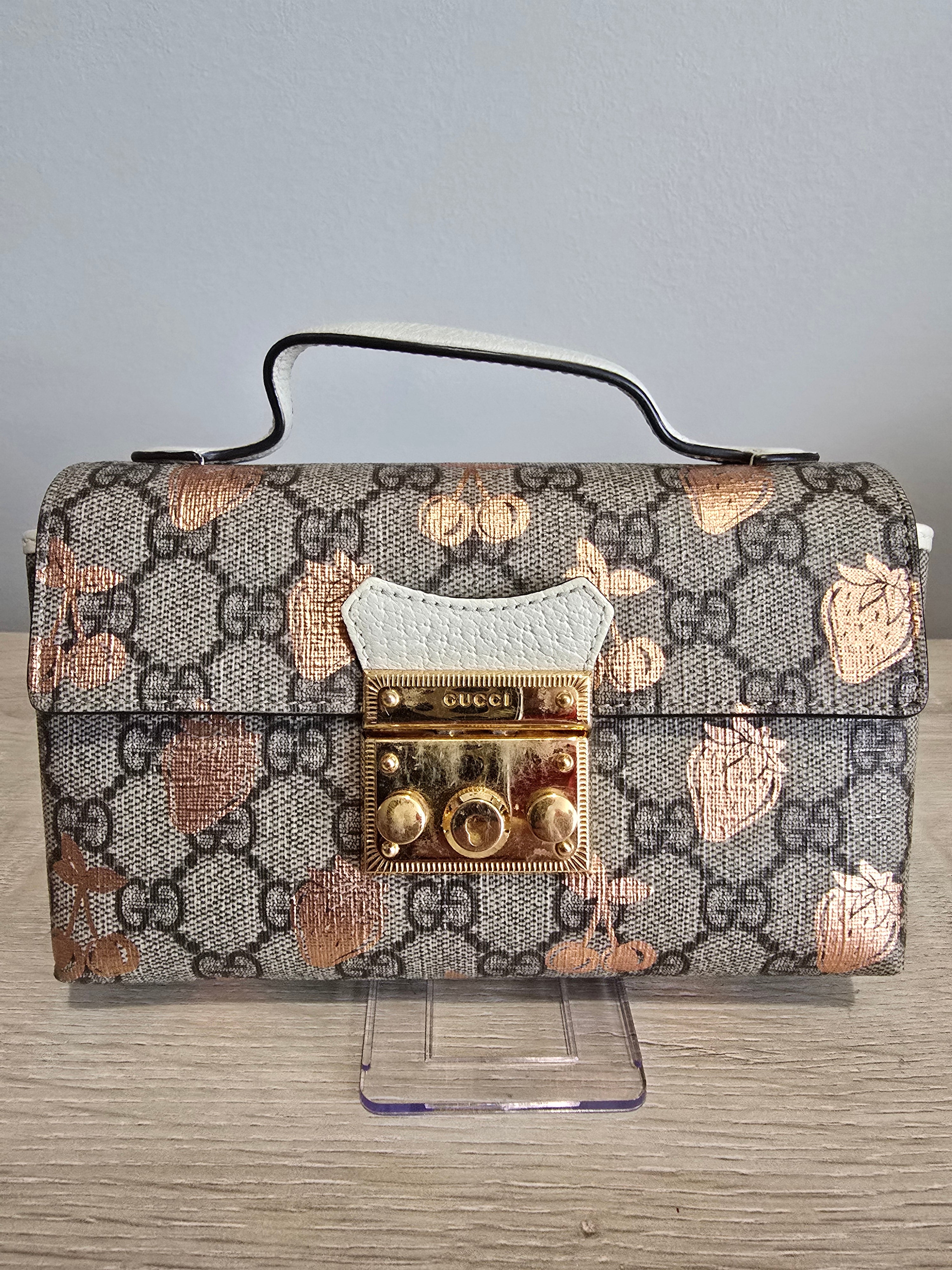 Gucci GG Supreme Monogram Berry Mini Shoulder Bag