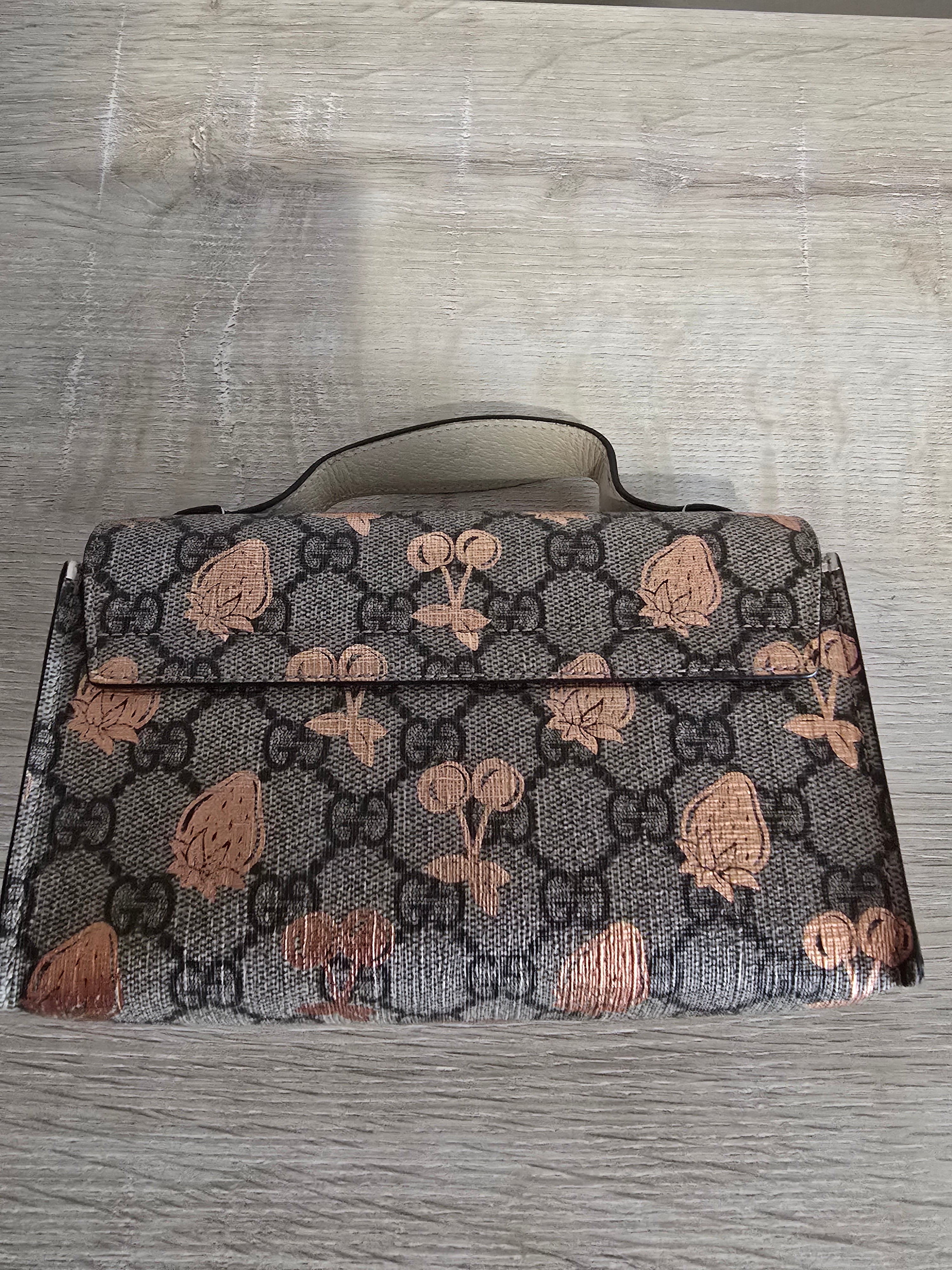 Gucci GG Supreme Monogram Berry Mini Shoulder Bag