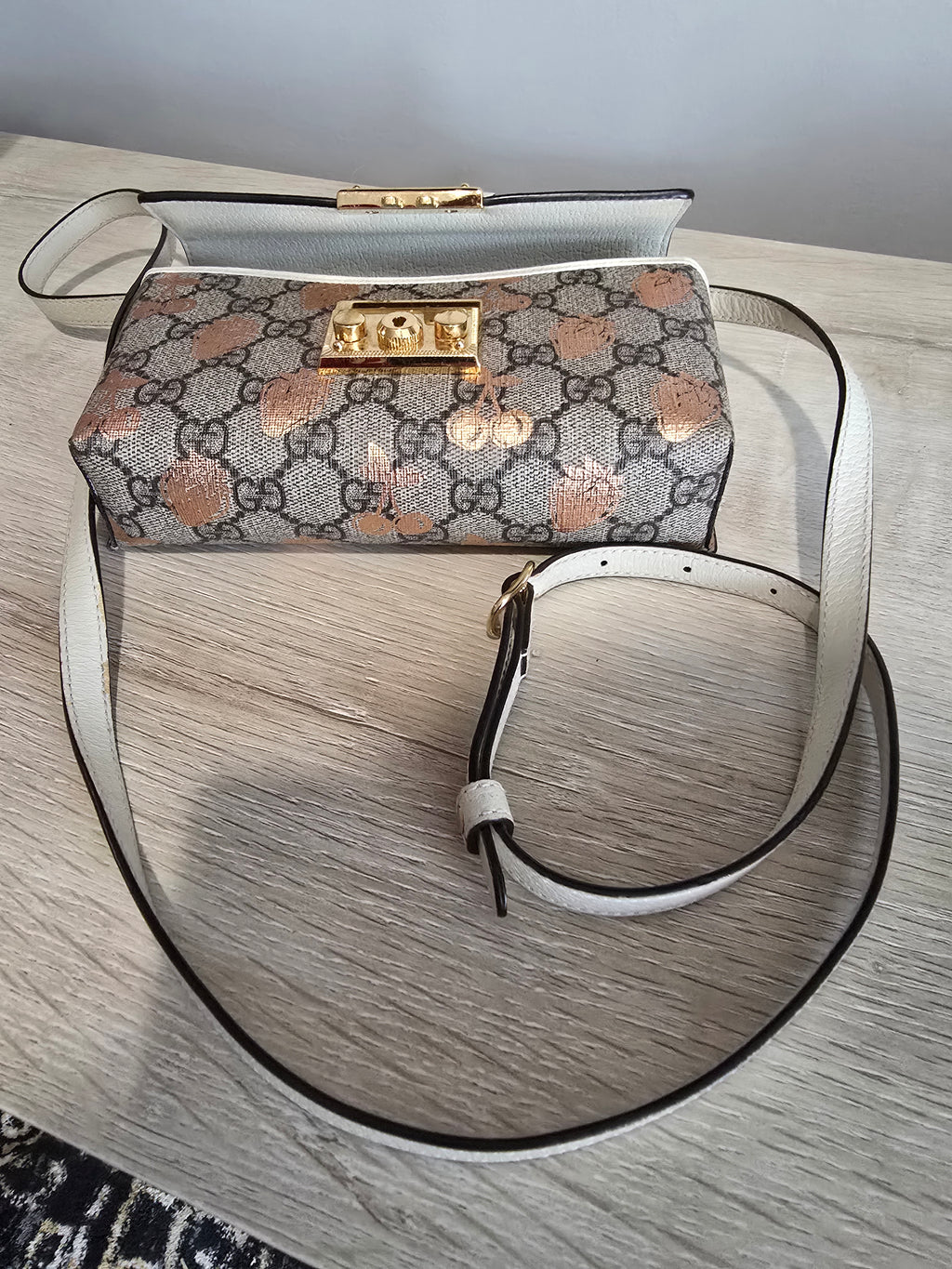 Gucci GG Supreme Monogram Berry Mini Shoulder Bag