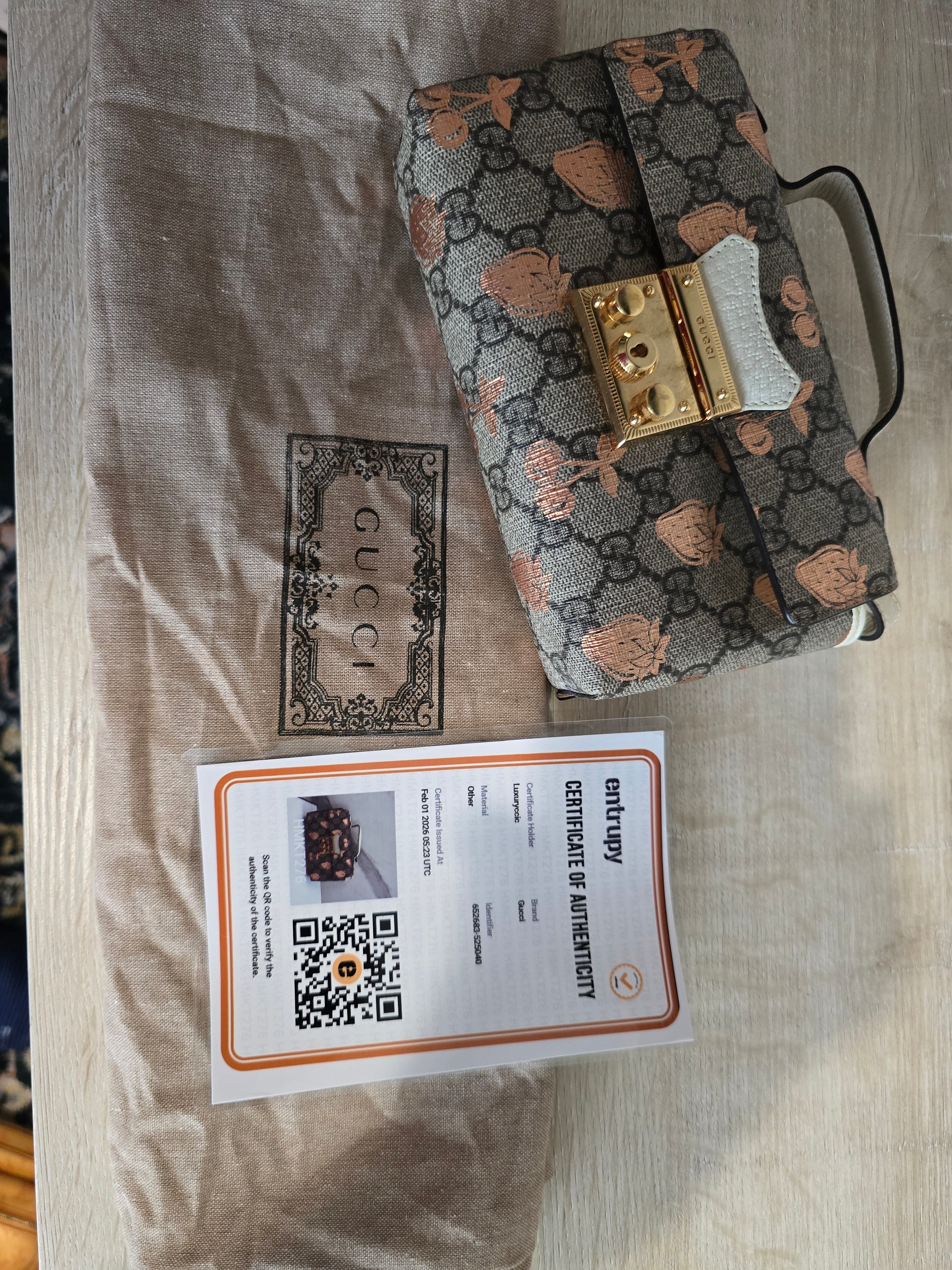 Gucci GG Supreme Monogram Berry Mini Shoulder Bag