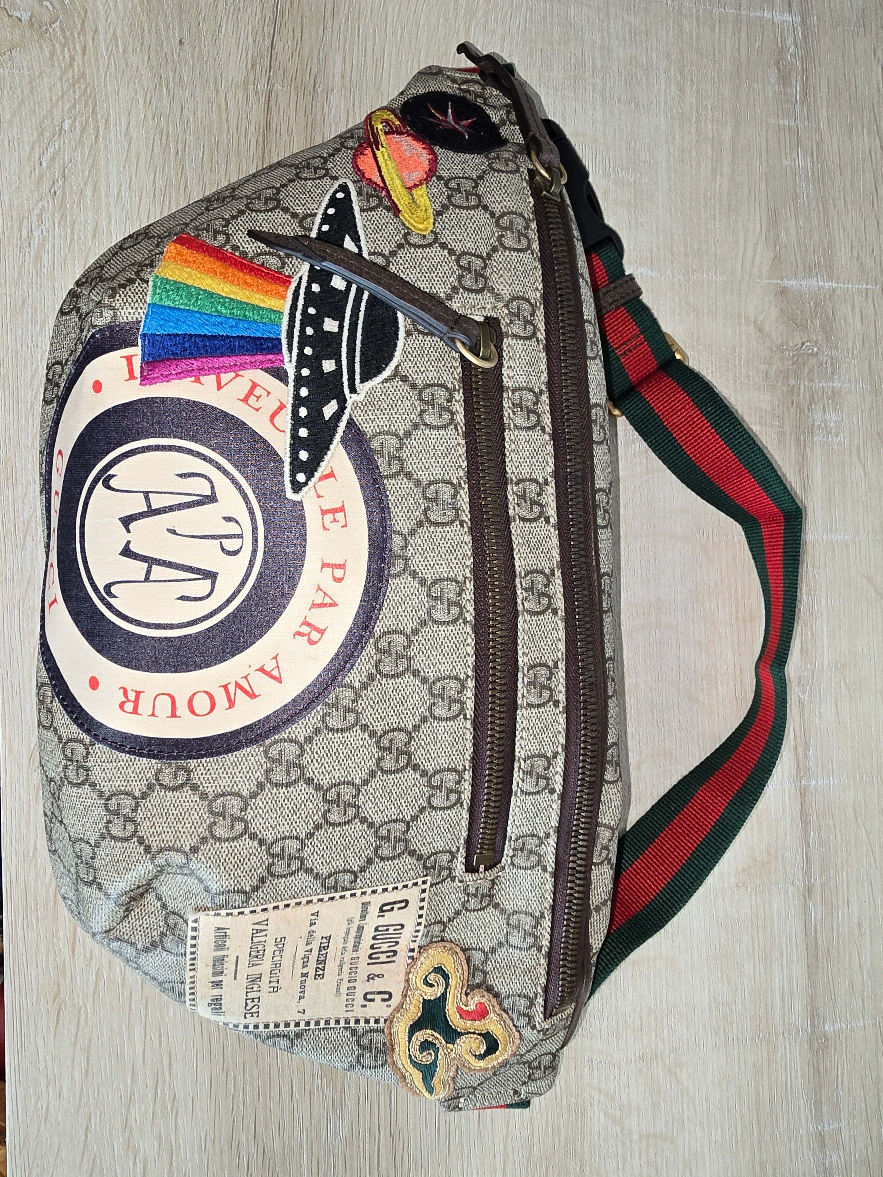 Gucci Supreme Monogram Courrier Belt Bag