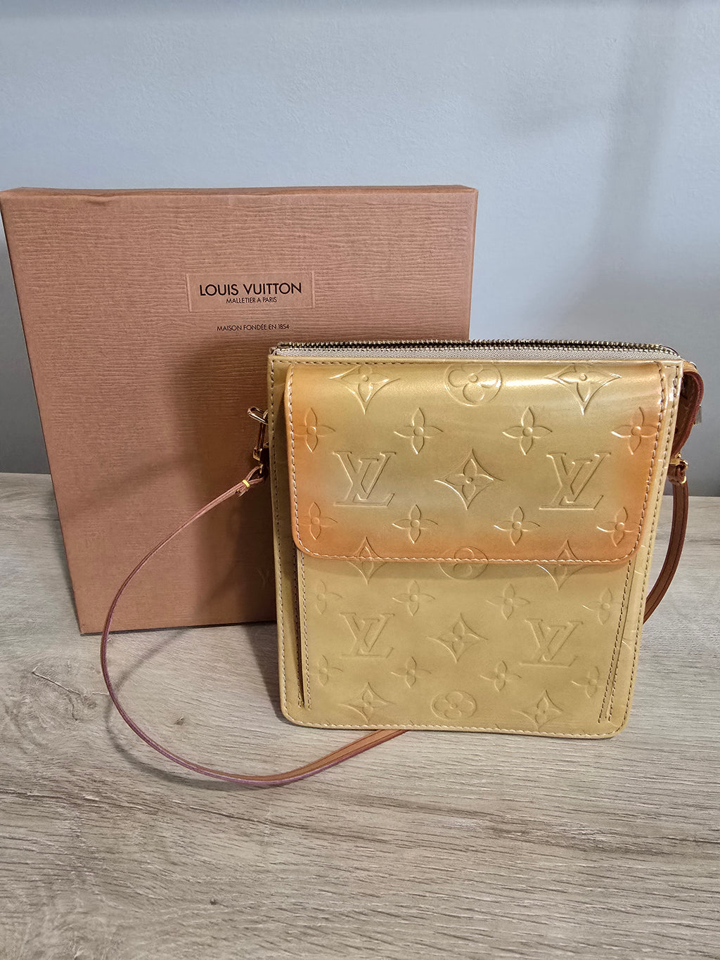 Louis Vuitton Monogram Vernis Mott — Yellow