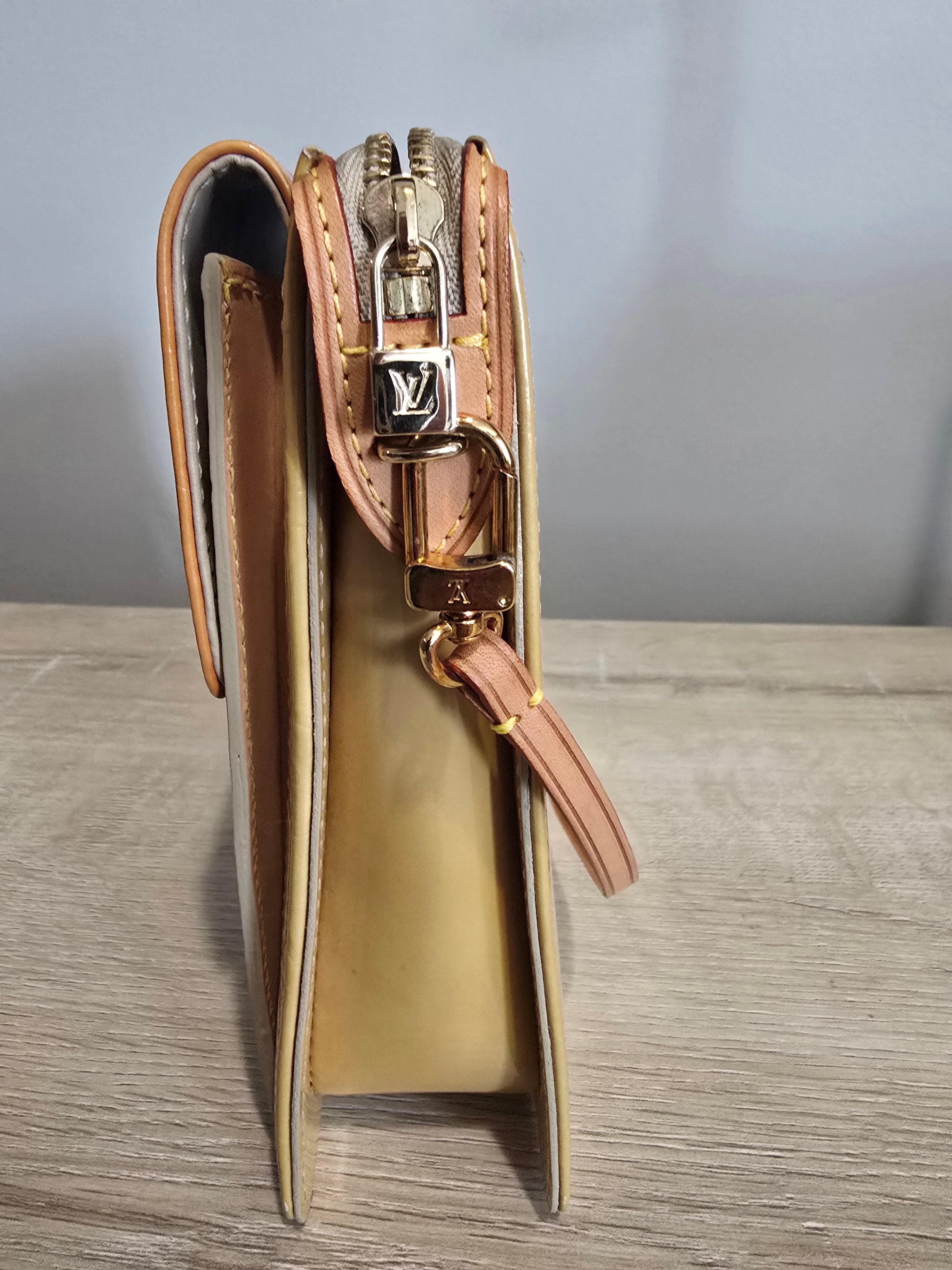 Louis Vuitton Monogram Vernis Mott — Yellow