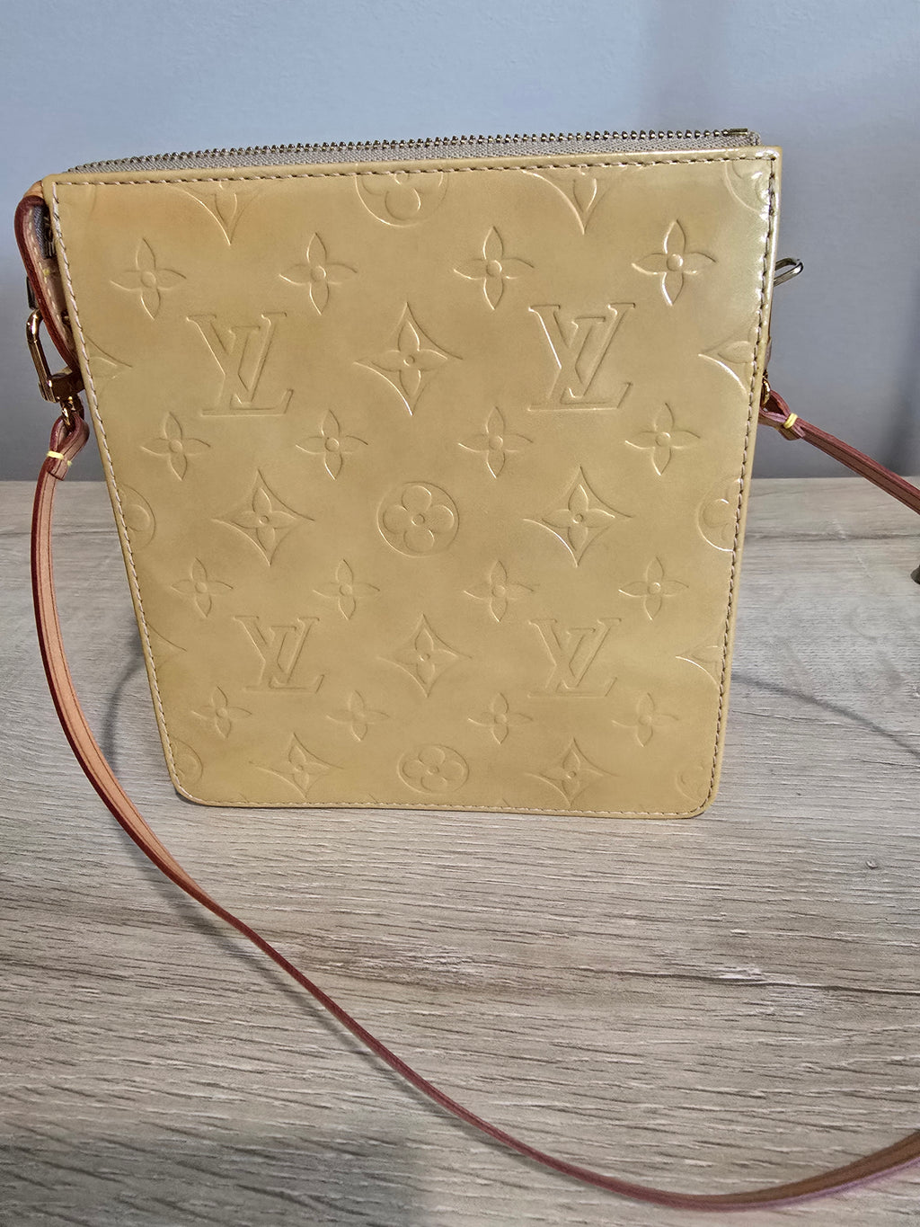 Louis Vuitton Monogram Vernis Mott — Yellow