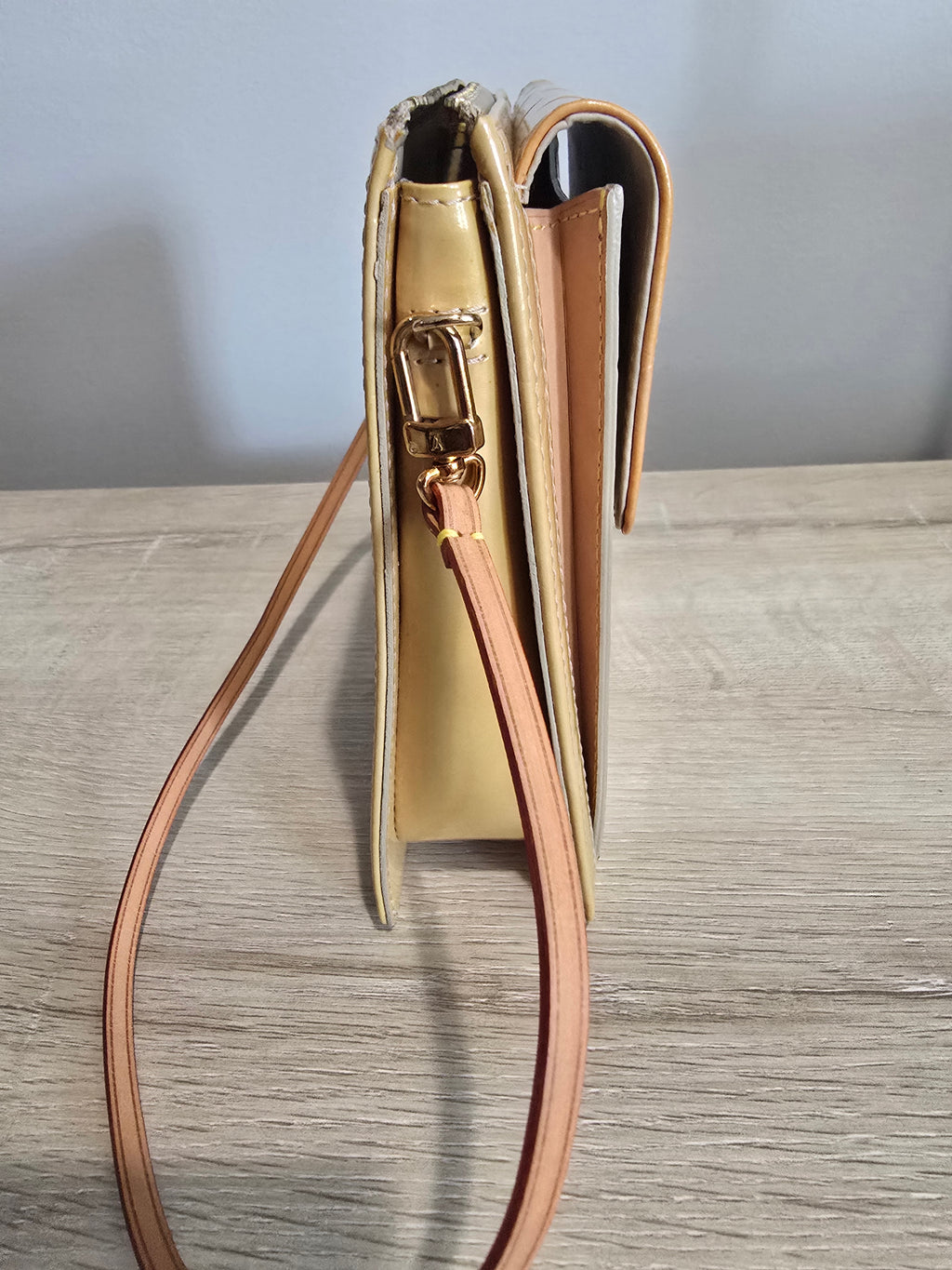 Louis Vuitton Monogram Vernis Mott — Yellow