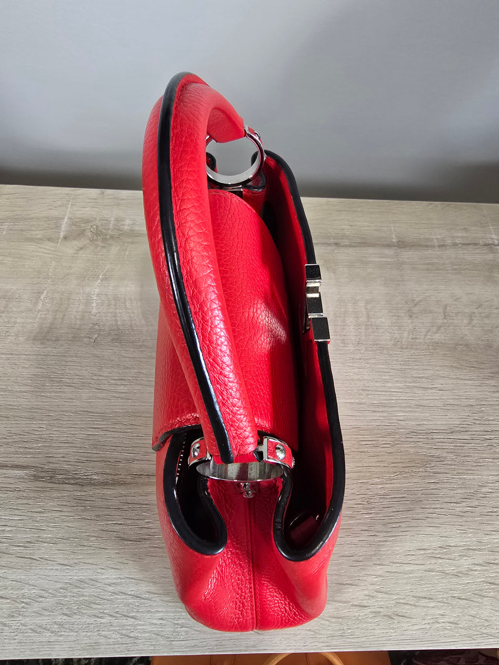 Louis Vuitton Capucines MM Rubis Red
