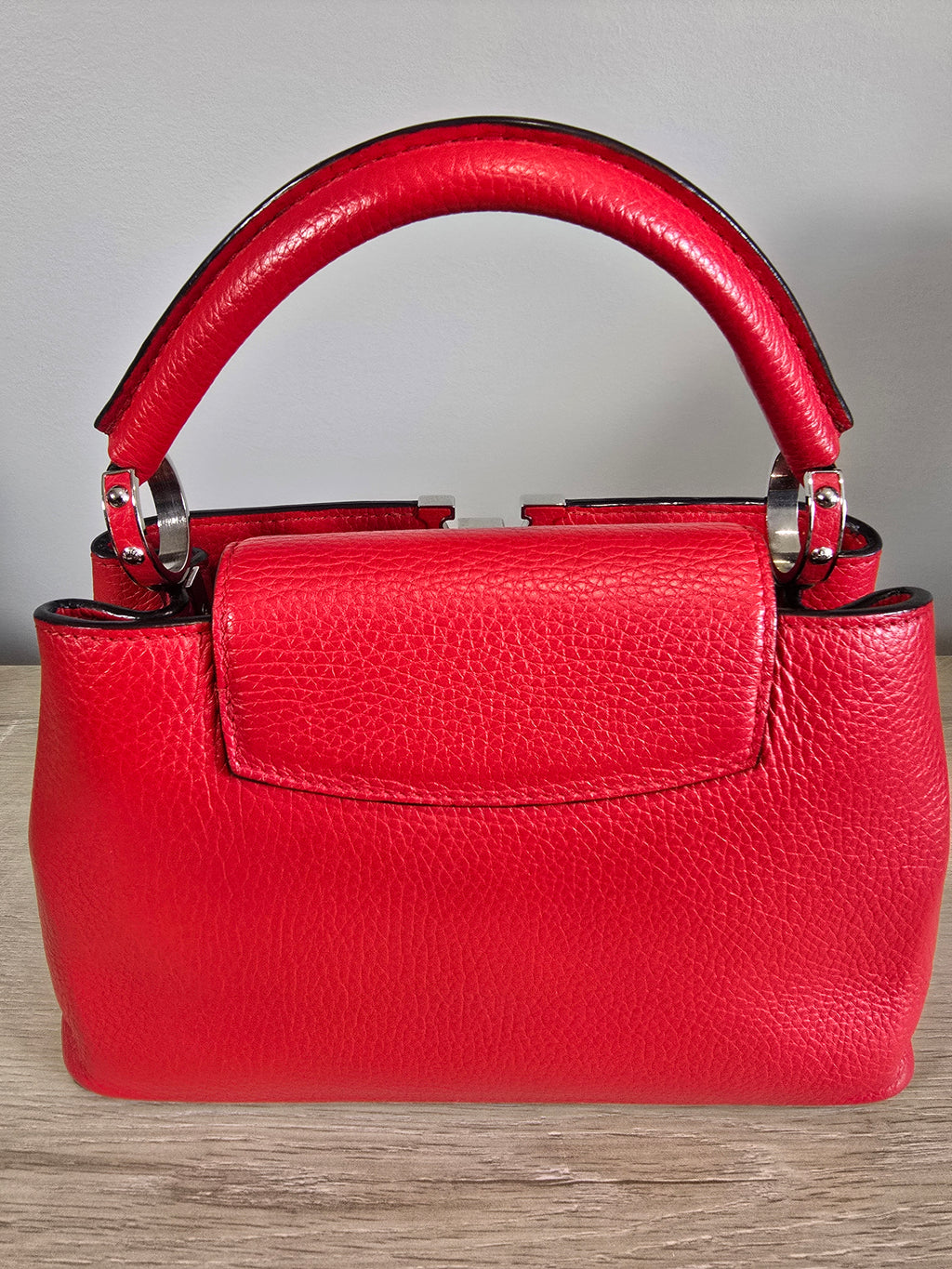 Louis Vuitton Capucines MM Rubis Red