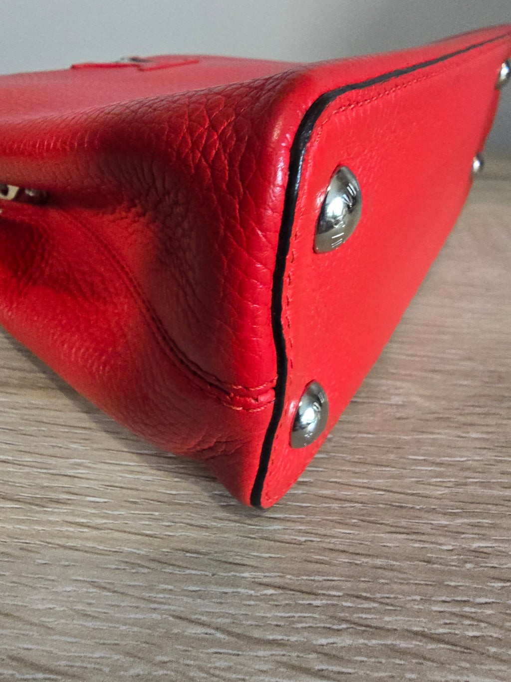 Louis Vuitton Capucines MM Rubis Red