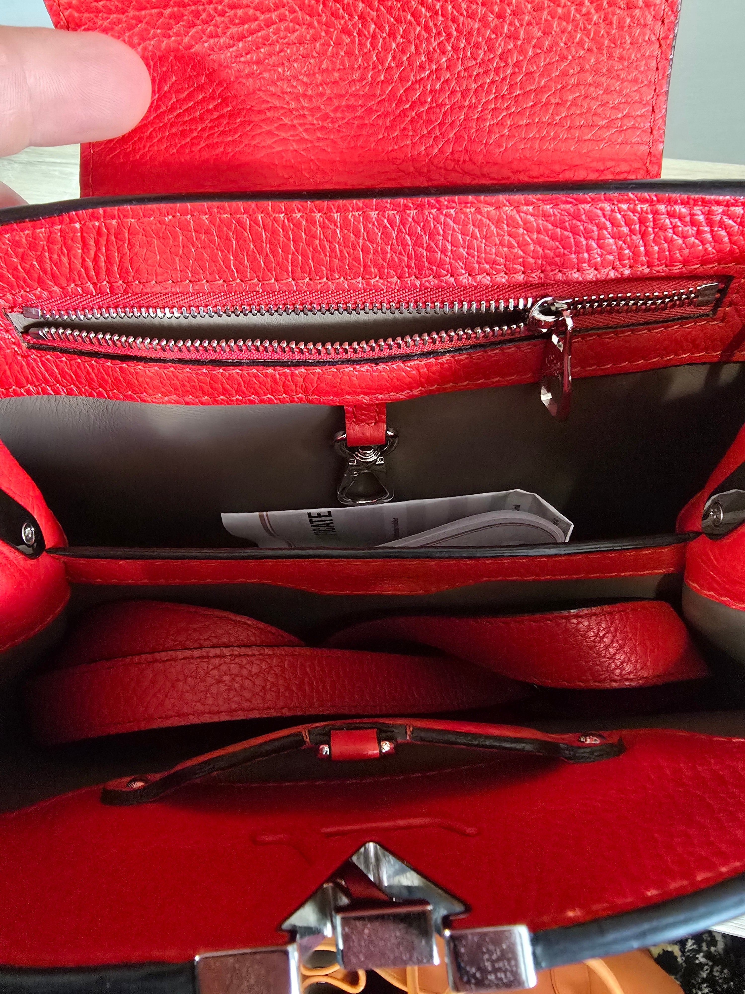 Louis Vuitton Capucines MM Rubis Red