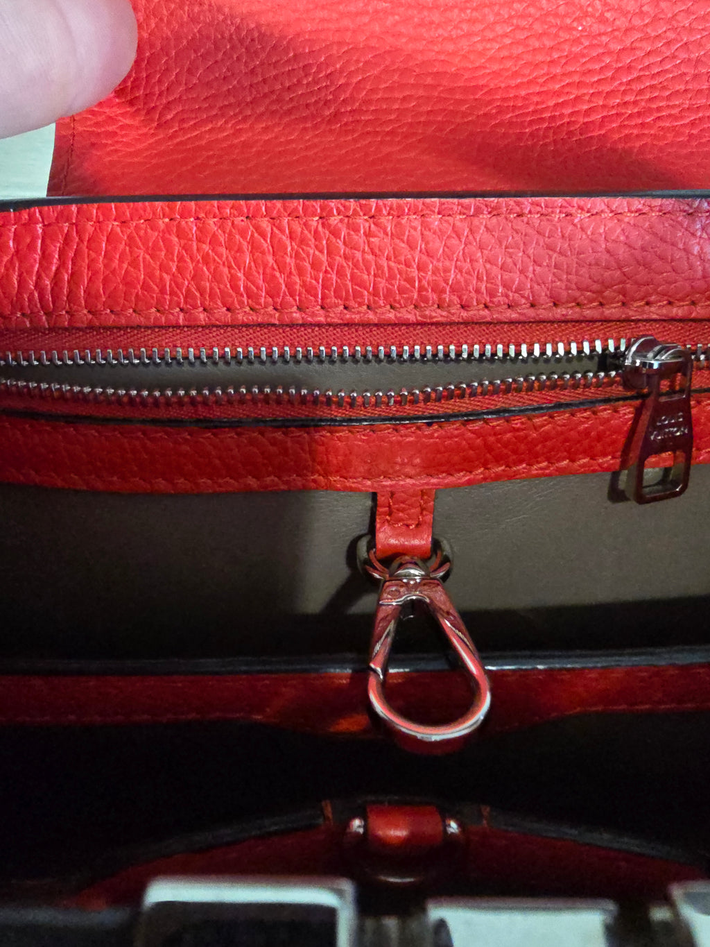 Louis Vuitton Capucines MM Rubis Red