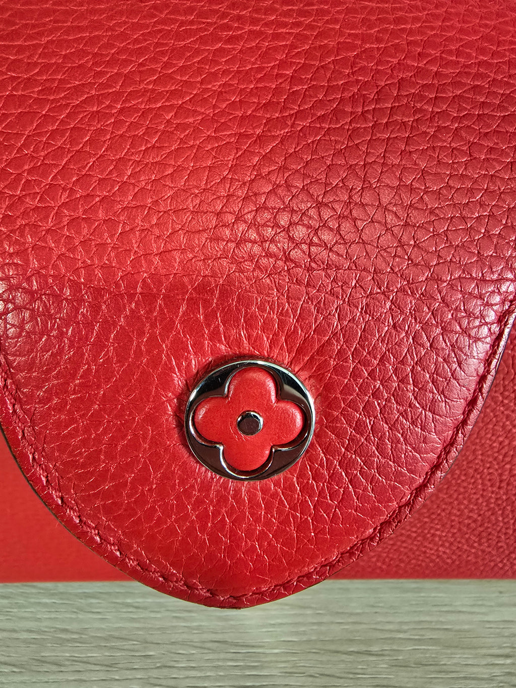 Louis Vuitton Capucines MM Rubis Red
