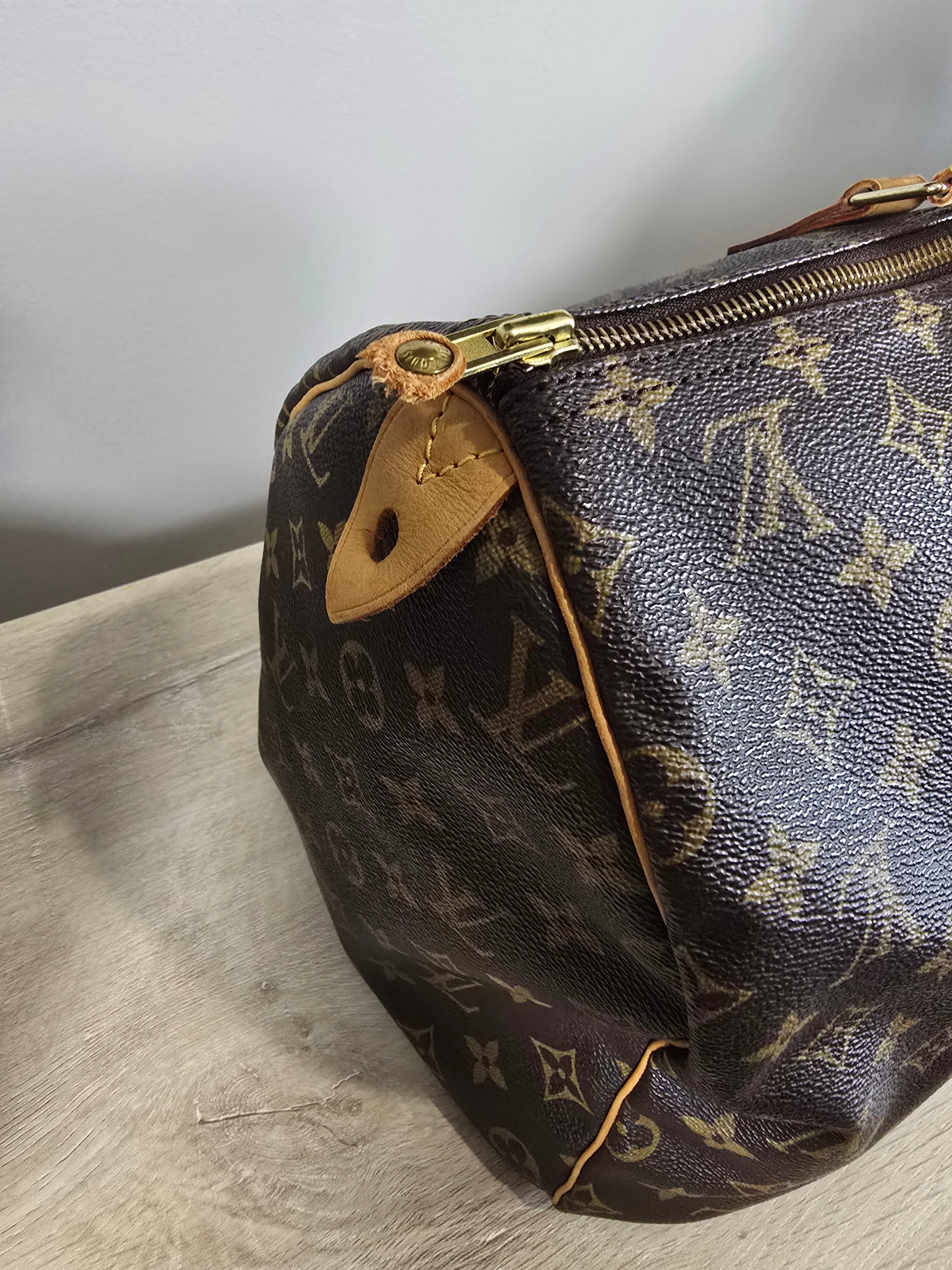 Louis Vuitton Monogram Speedy 40