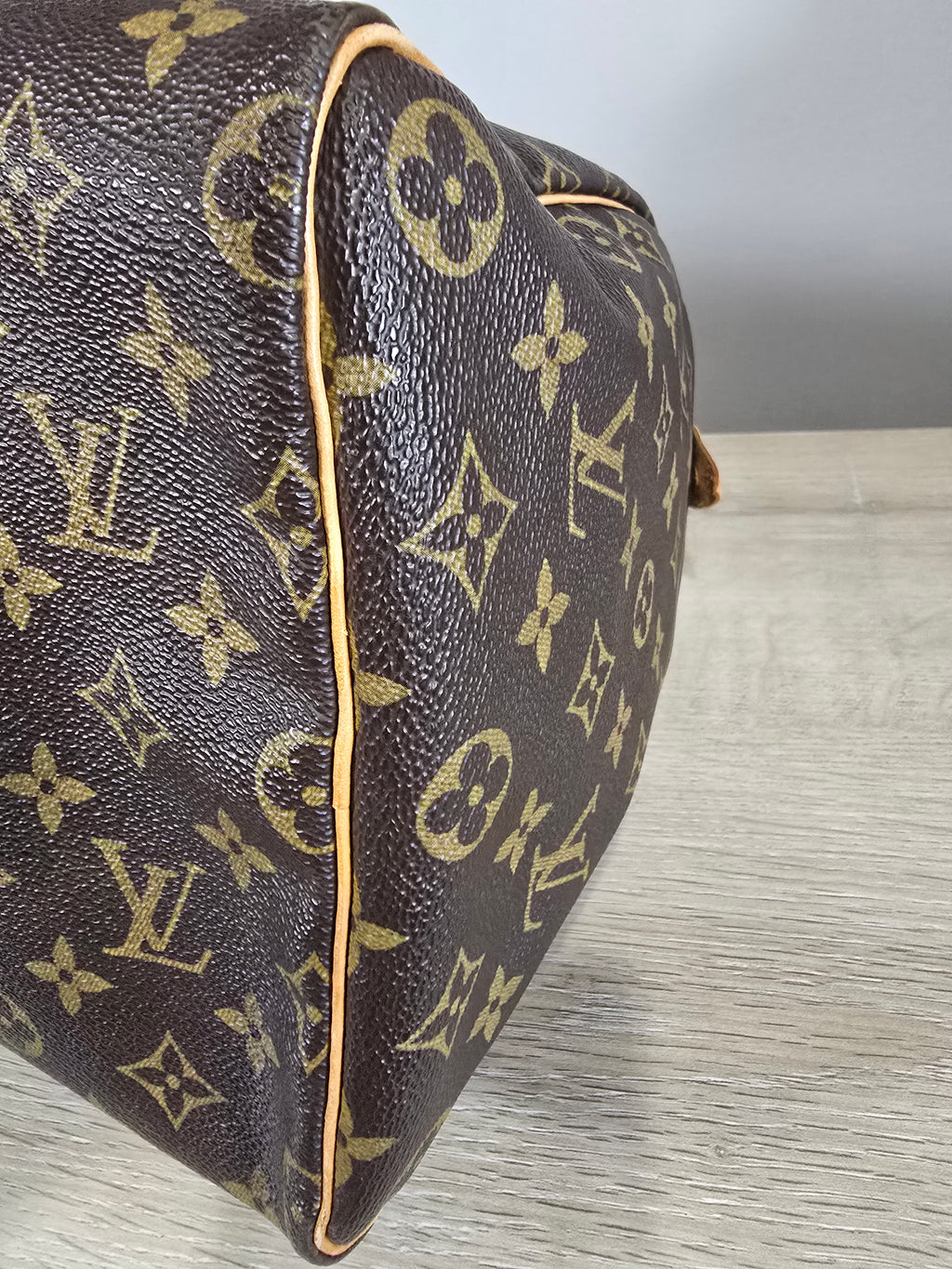 Louis Vuitton Monogram Speedy 40