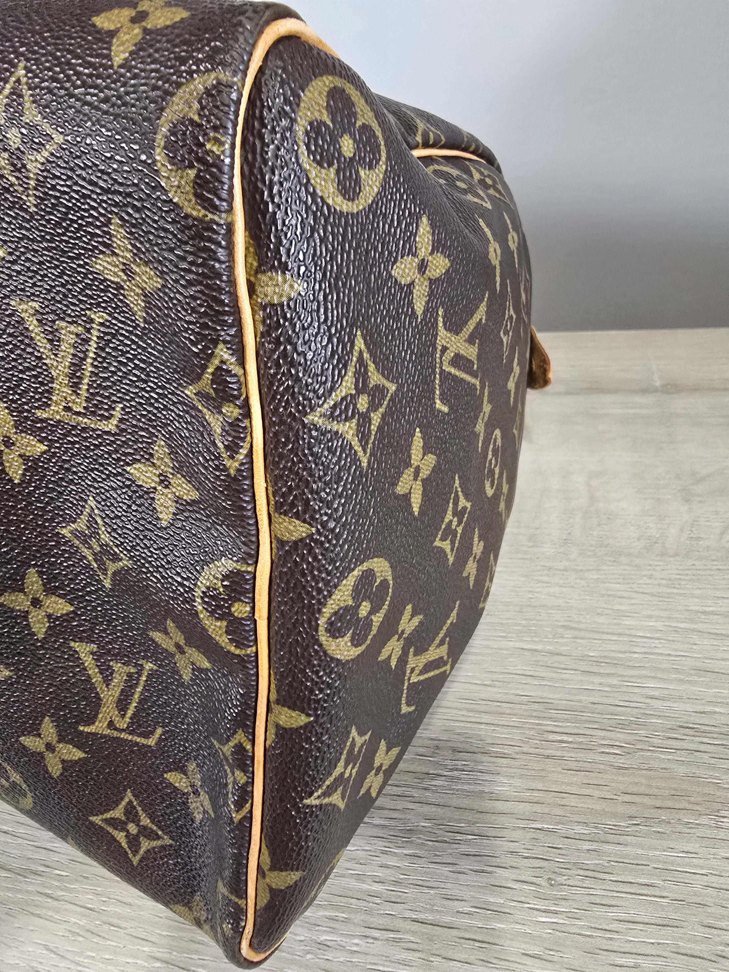 Louis Vuitton Monogram Speedy 40
