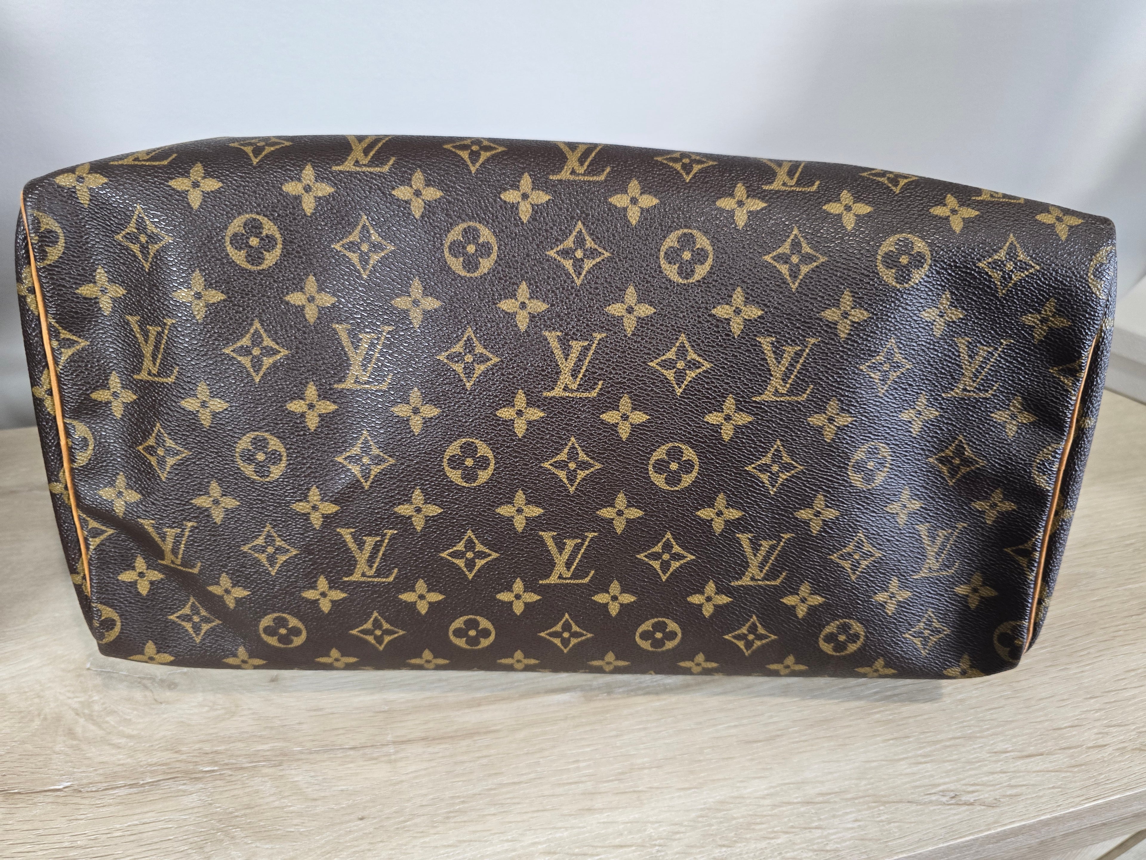 Louis Vuitton Monogram Speedy 40