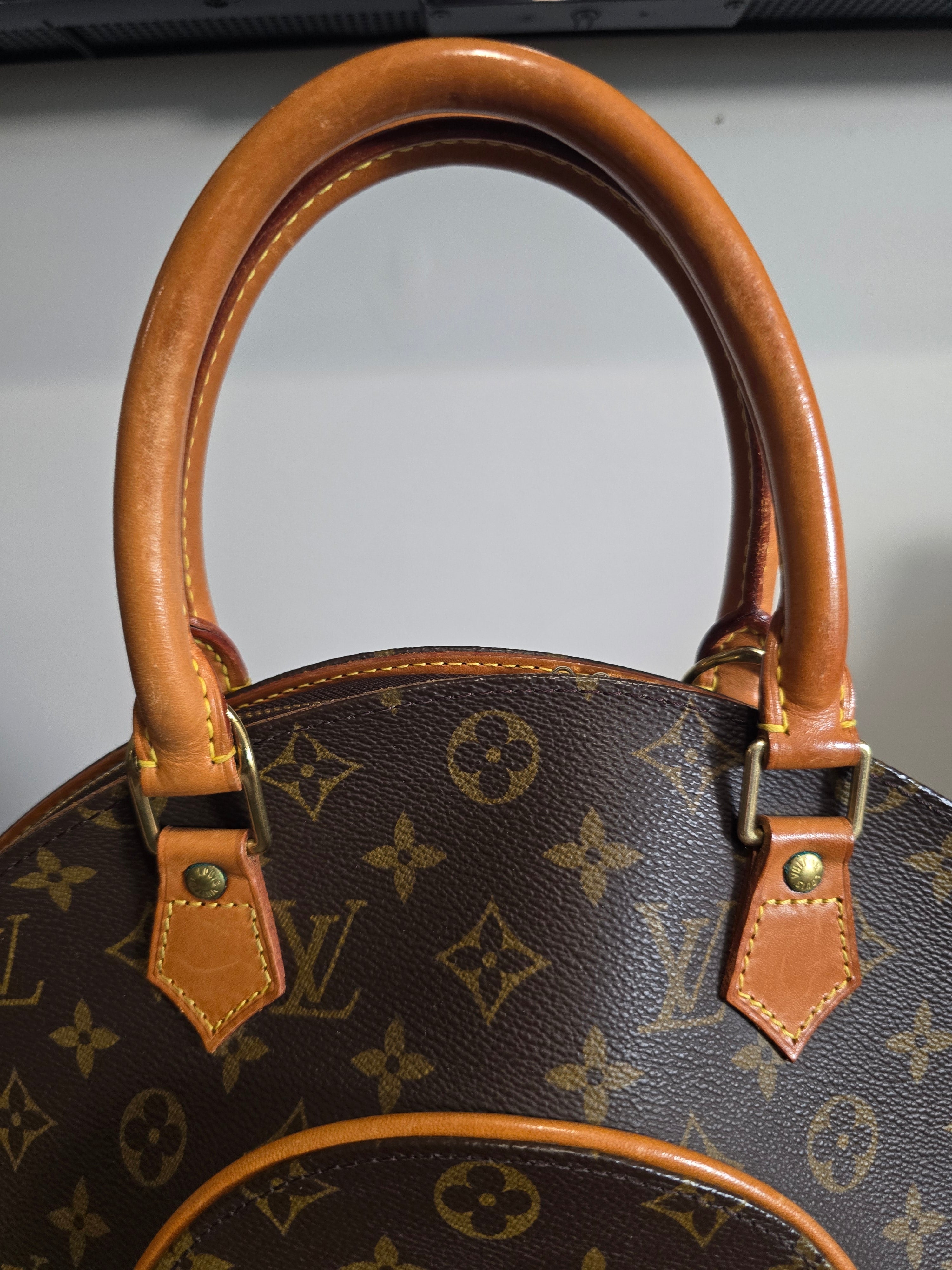 Louis Vuitton Monogram Ellipse MM