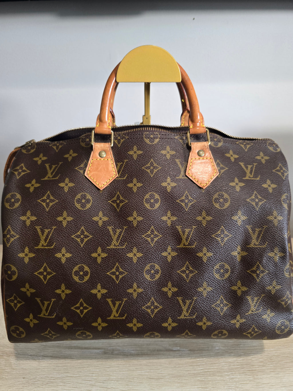 Louis Vuitton Monogram Speedy 35