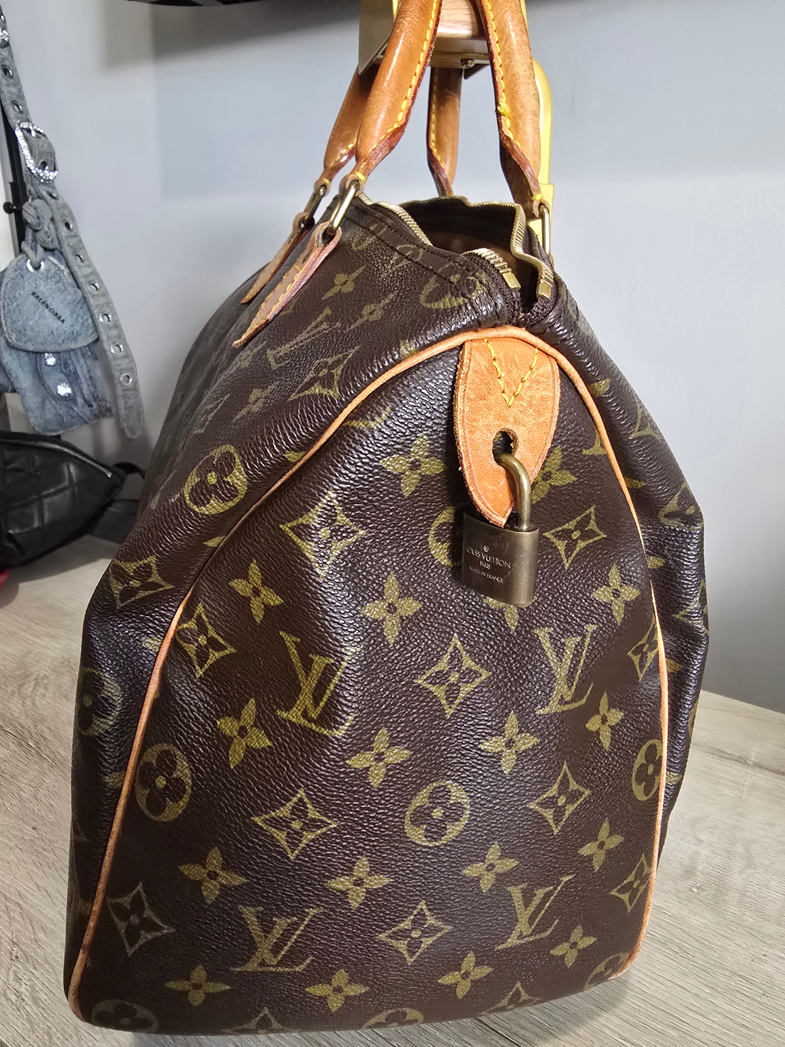 Louis Vuitton Monogram Speedy 35