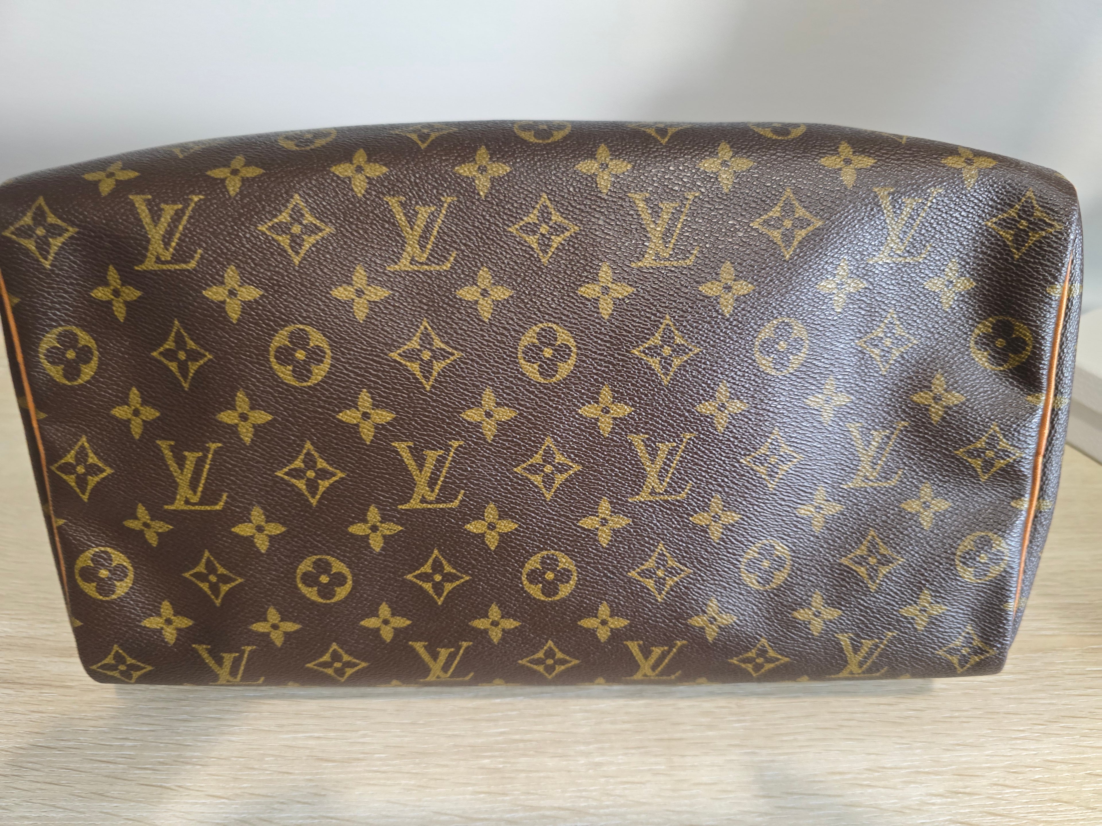 Louis Vuitton Monogram Speedy 35