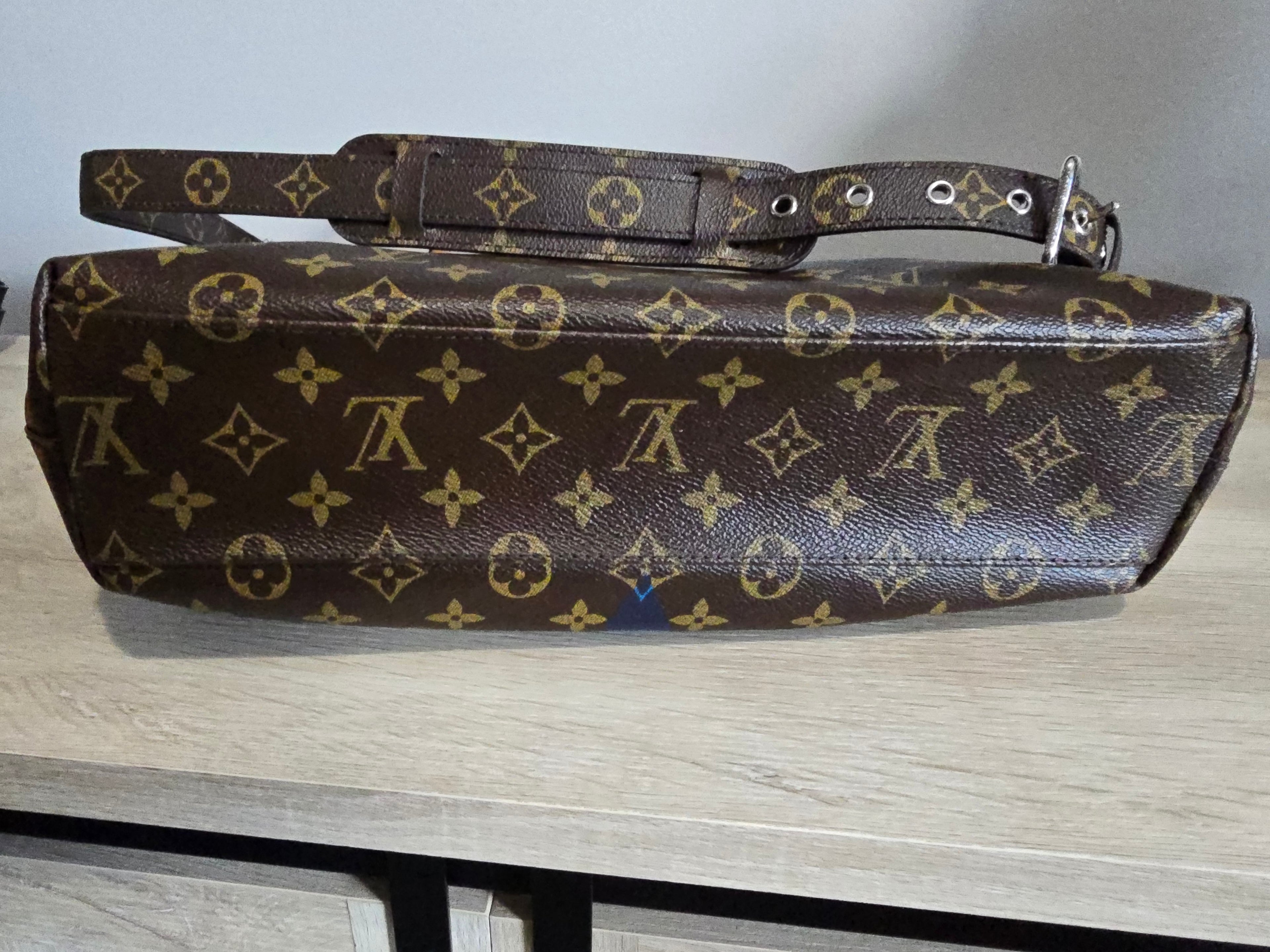 Louis Vuitton Monogram Cabas Mezzo