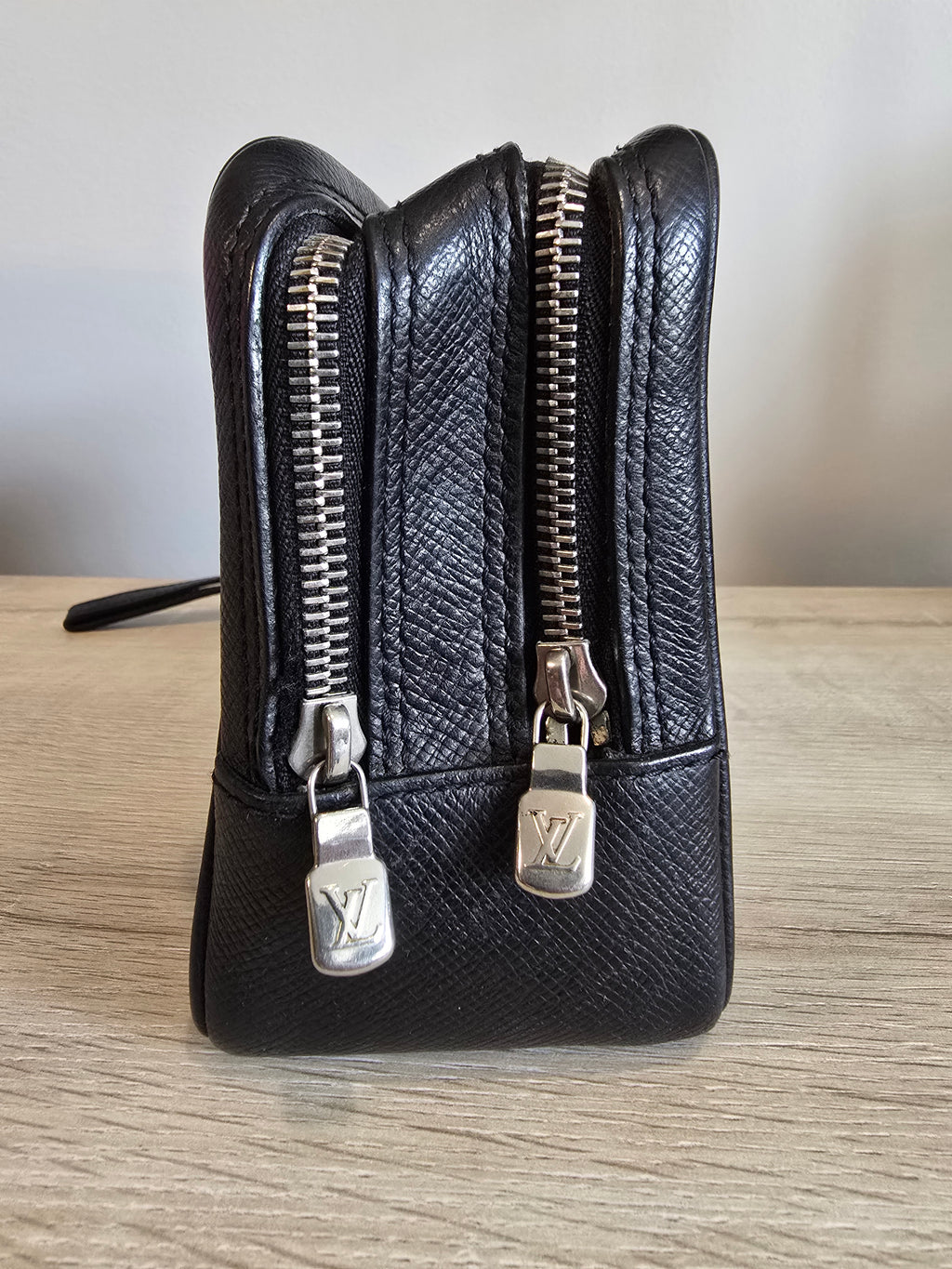 Louis Vuitton Taiga Pavel Bag Black