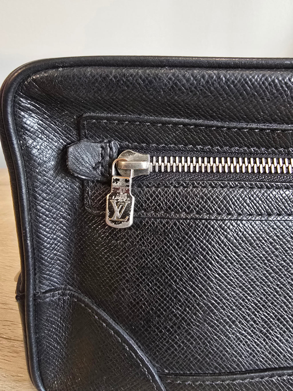 Louis Vuitton Taiga Pavel Bag Black