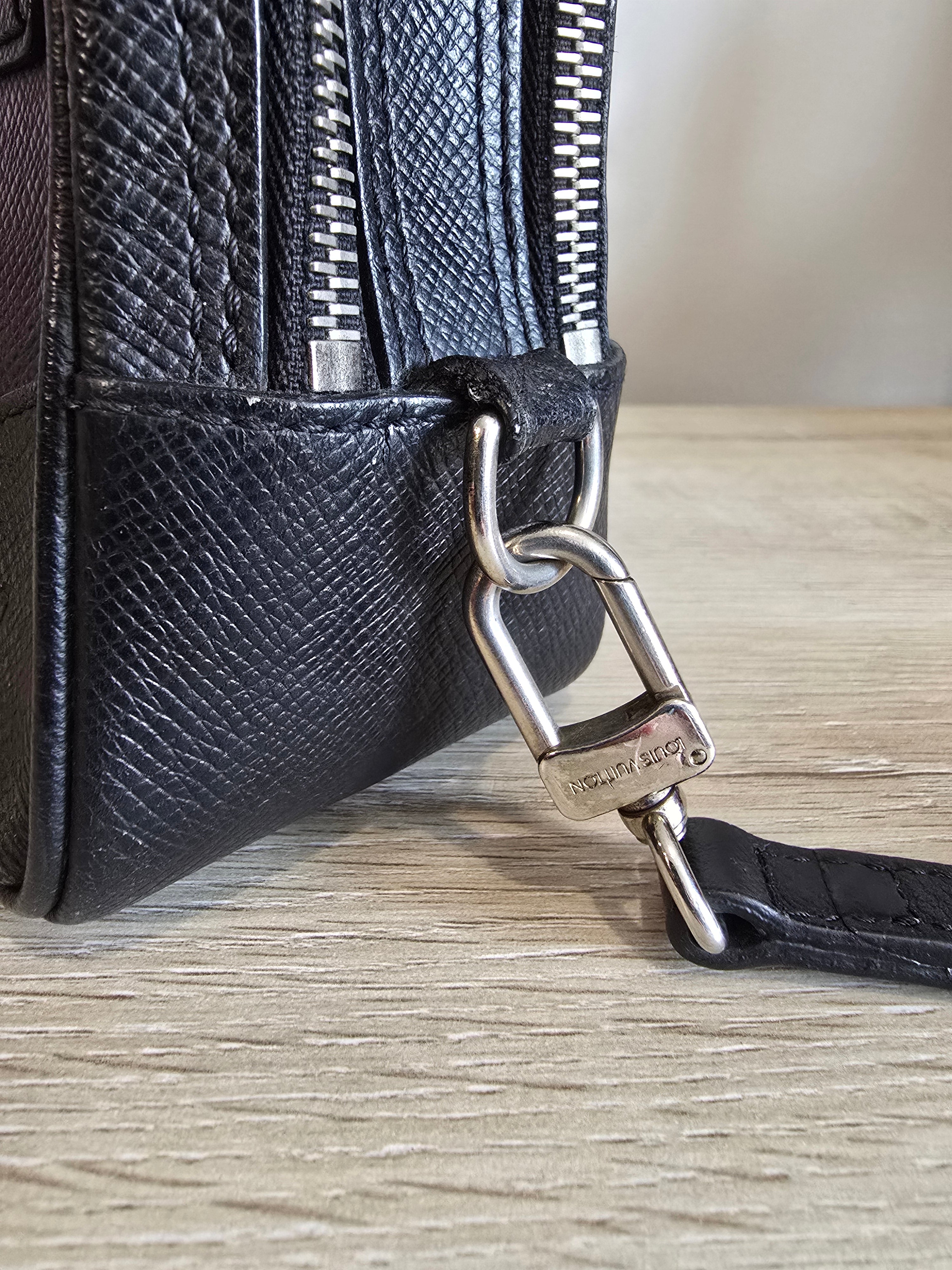 Louis Vuitton Taiga Pavel Bag Black