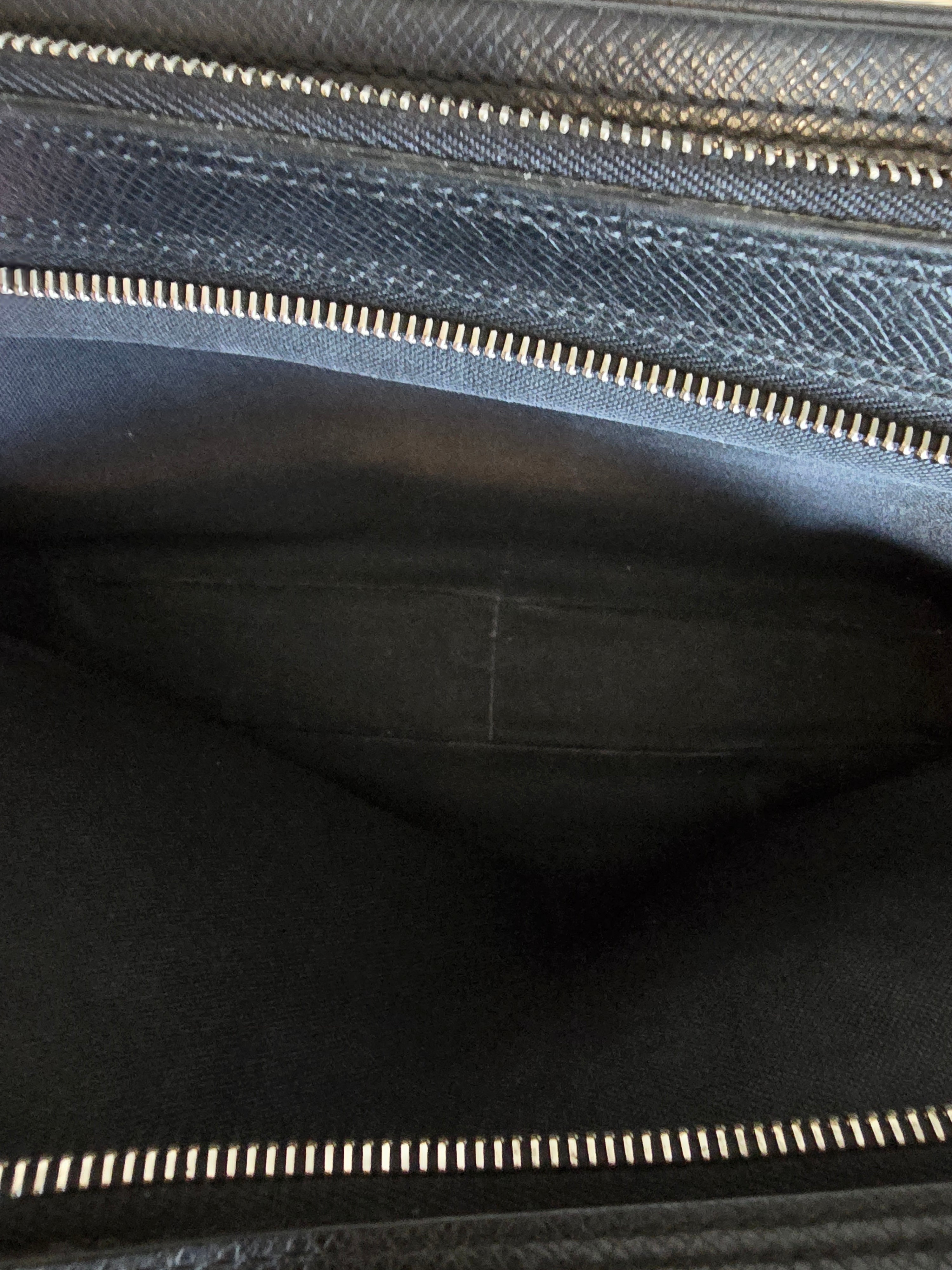 Louis Vuitton Taiga Pavel Bag Black