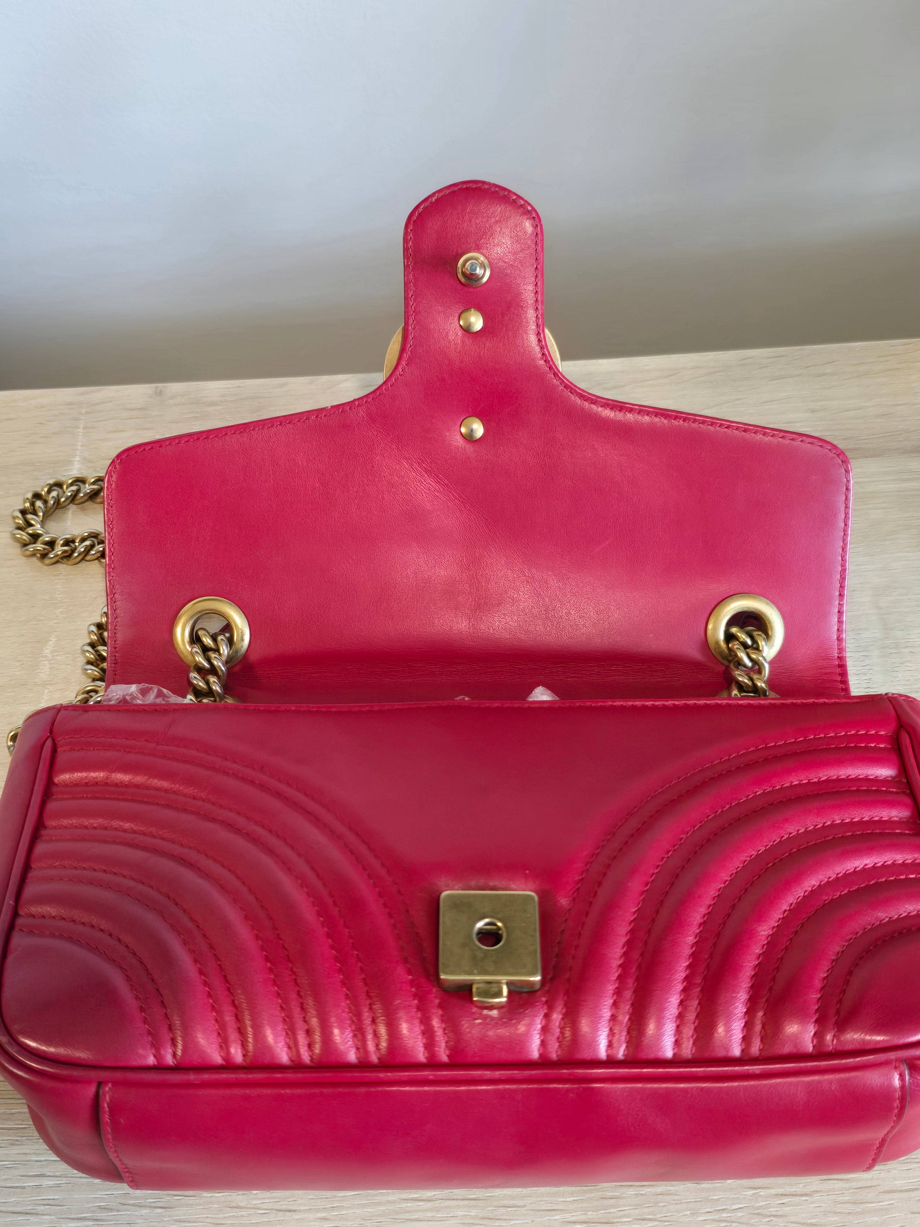Gucci GG Marmont Medium Matelassé Leather Flap Bag Red Gold Hardware