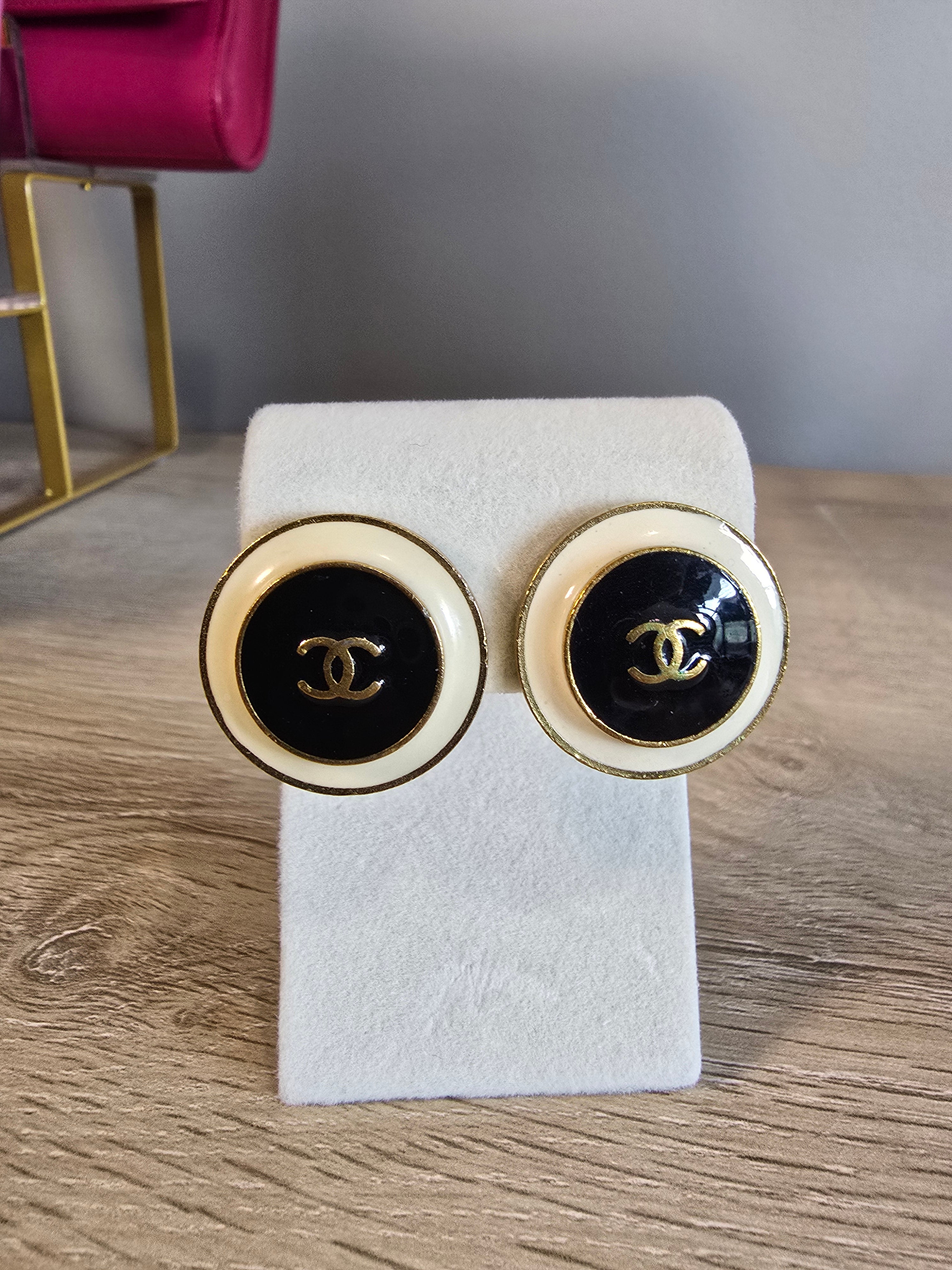 Chanel Vintage Round Clip-On Earrings