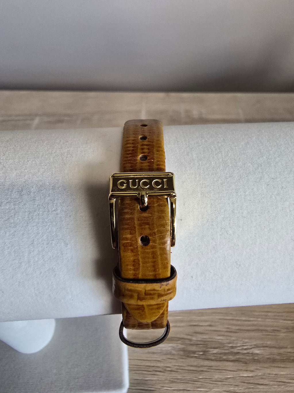 Gucci 3000M Vintage Watch Champagne Dial Roman Numeral Bezel Brown Lizard Strap