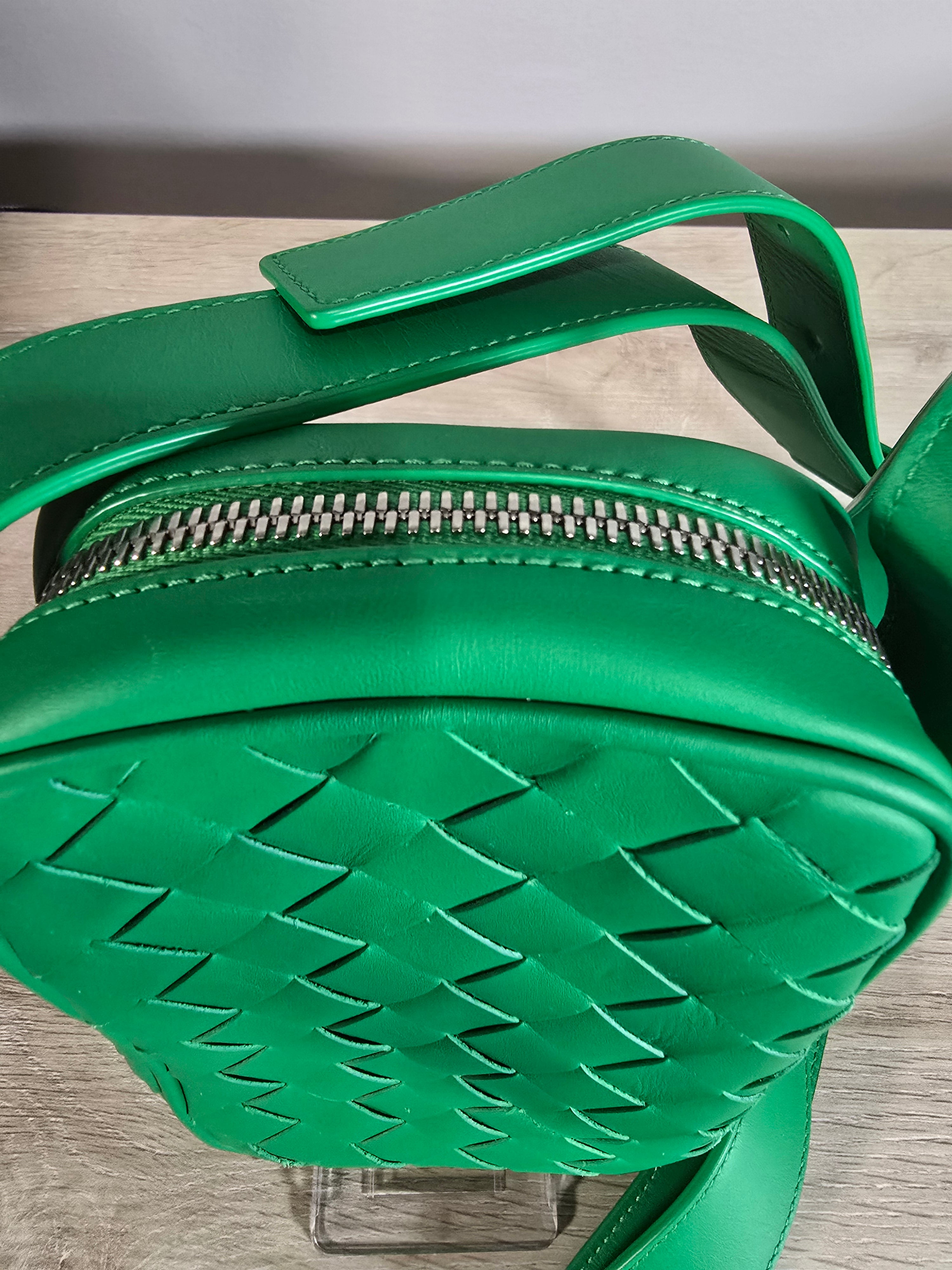 Bottega Veneta Intrecciato Zipped Phone Pouch Kelly Green Silver Hardware