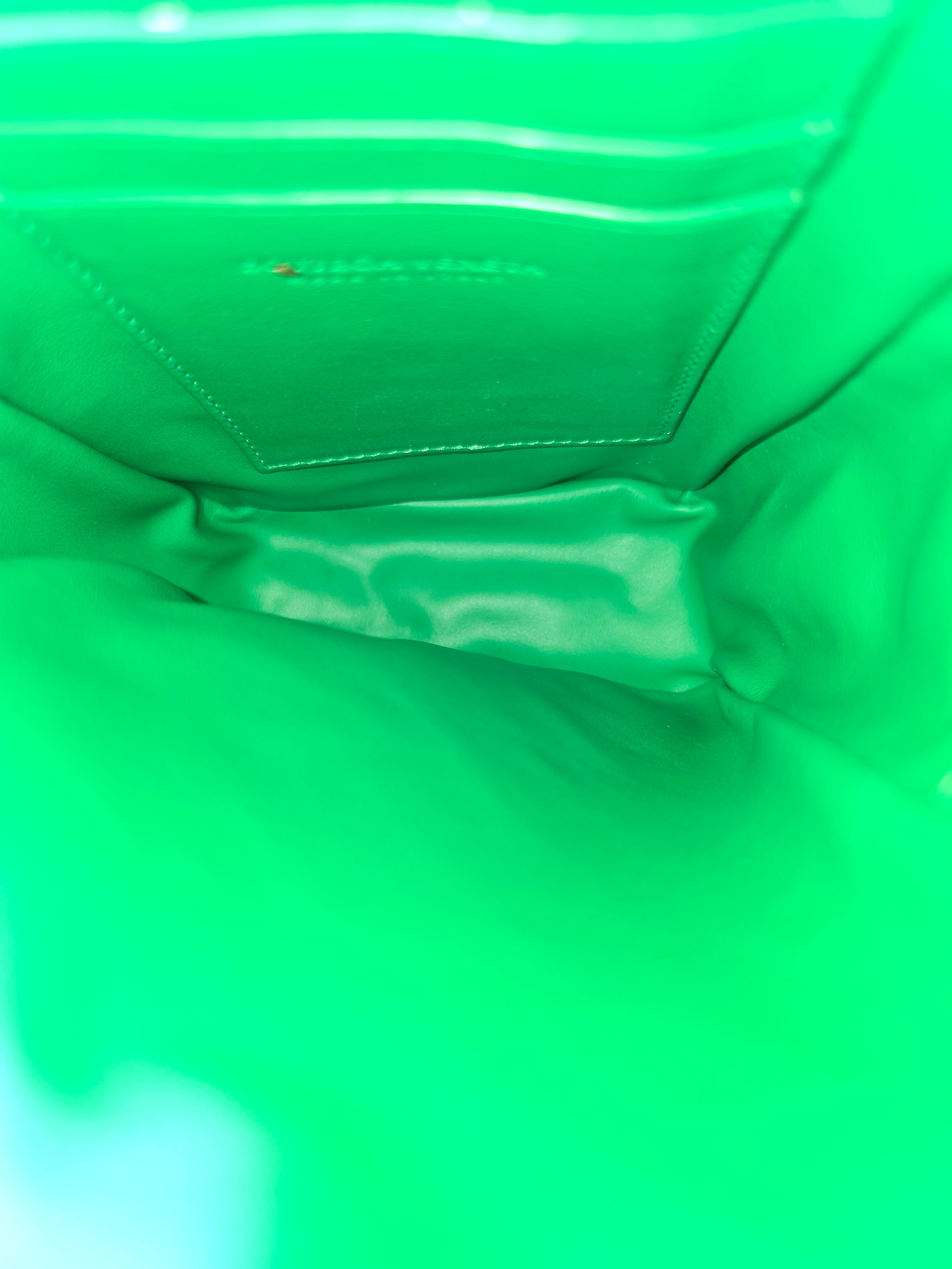 Bottega Veneta Intrecciato Zipped Phone Pouch Kelly Green Silver Hardware