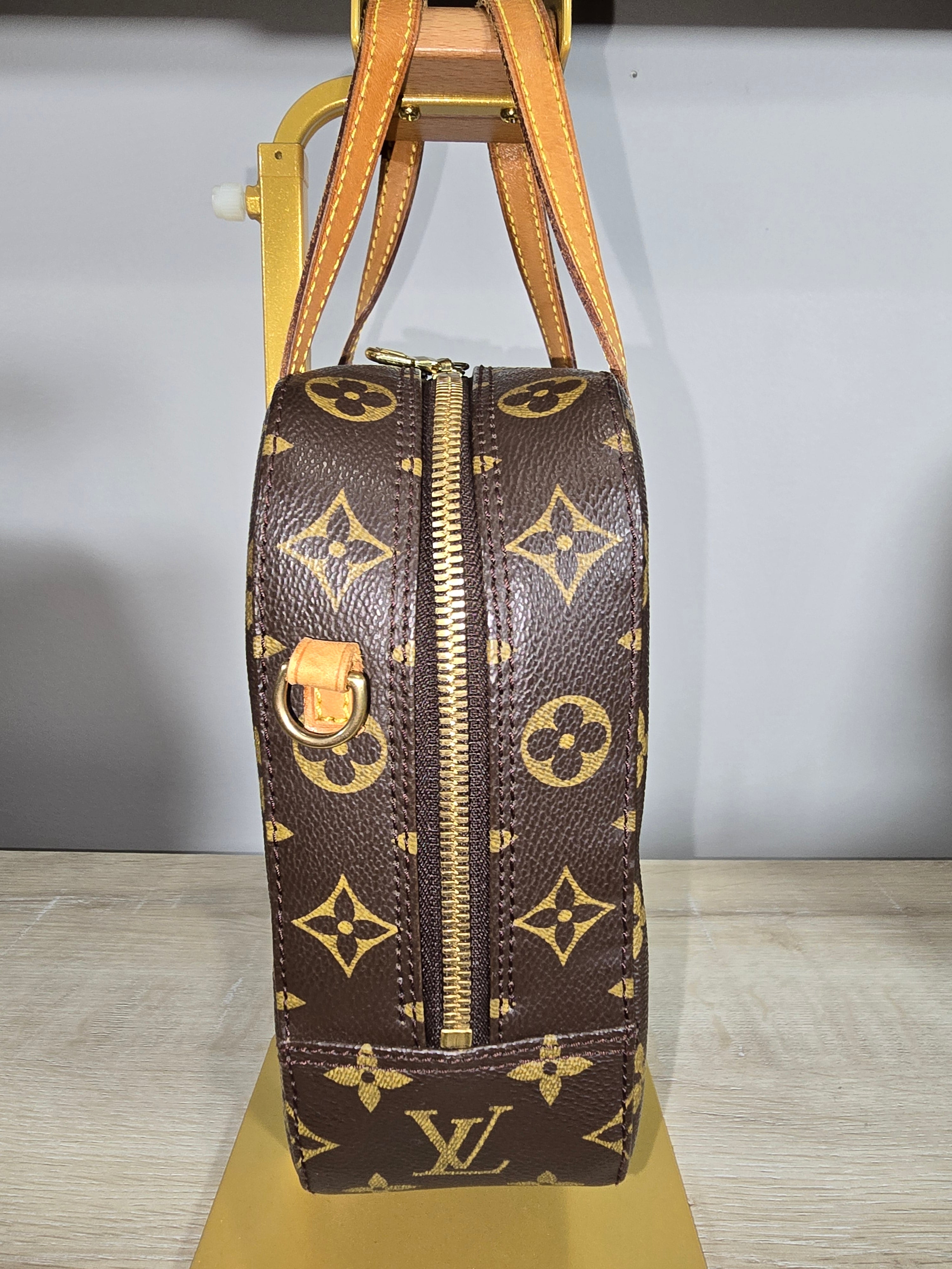 Louis Vuitton Monogram Spontini Satchel Vachetta Leather Handles Shoulder Strap
