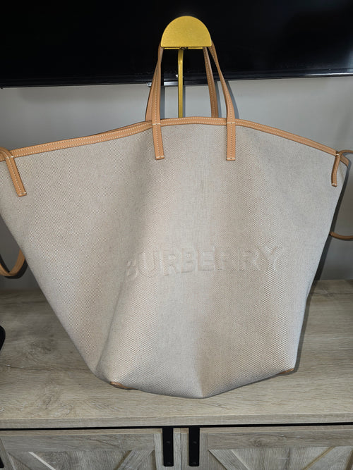 Burberry Beach Logo Extra Large Canvas Tote — Beige