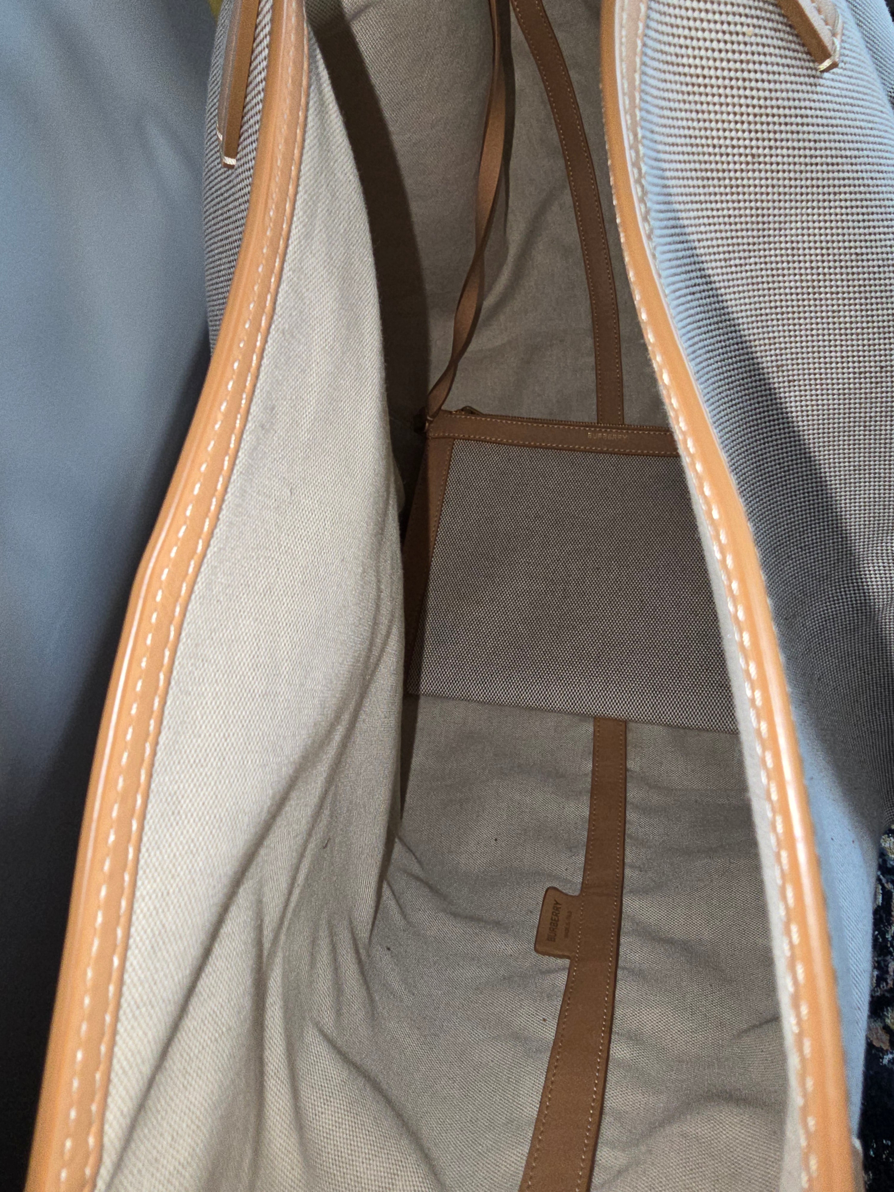 Burberry Beach Logo Extra Large Canvas Tote — Beige