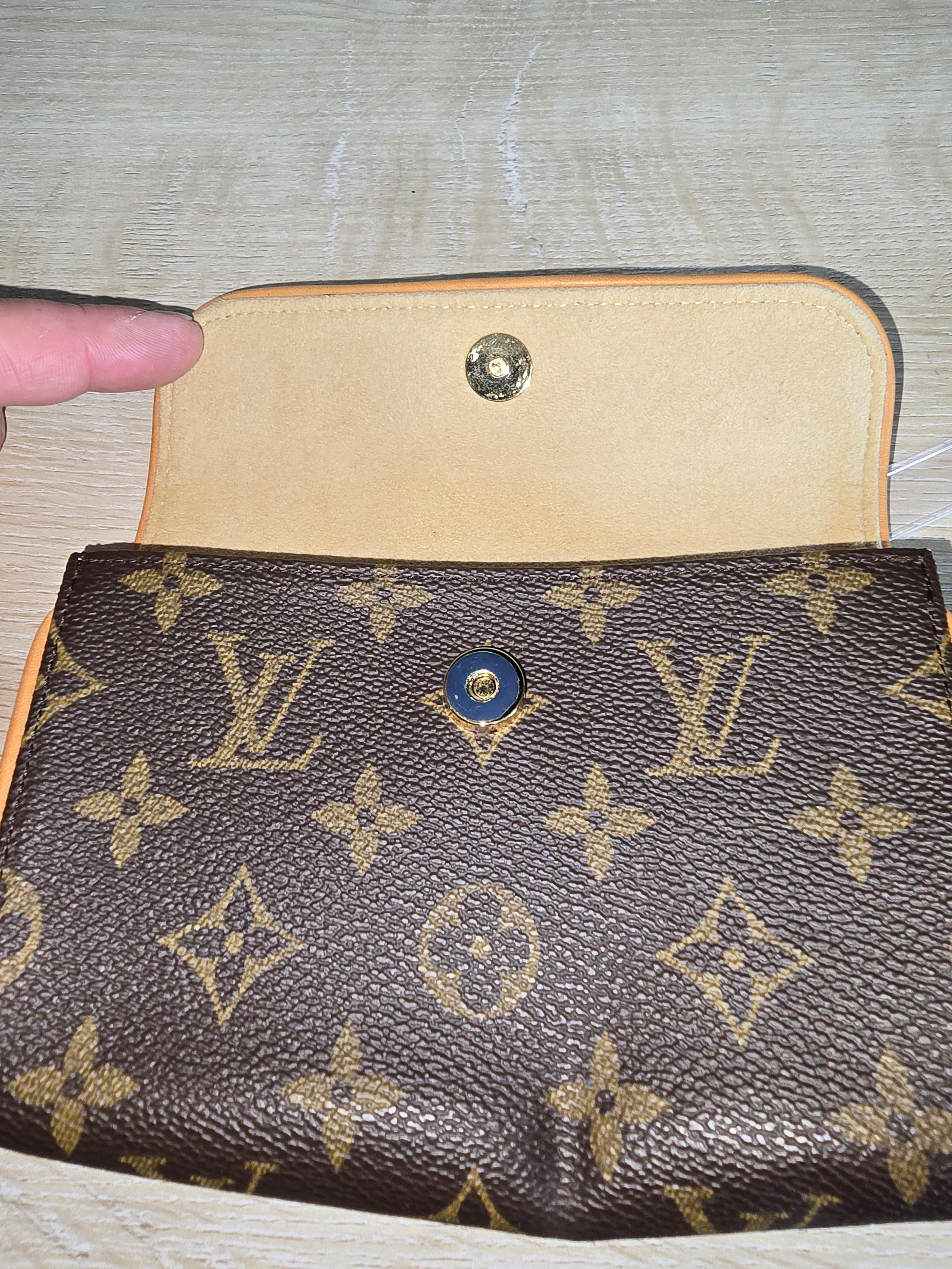 Louis Vuitton Monogram Pochette Florentine