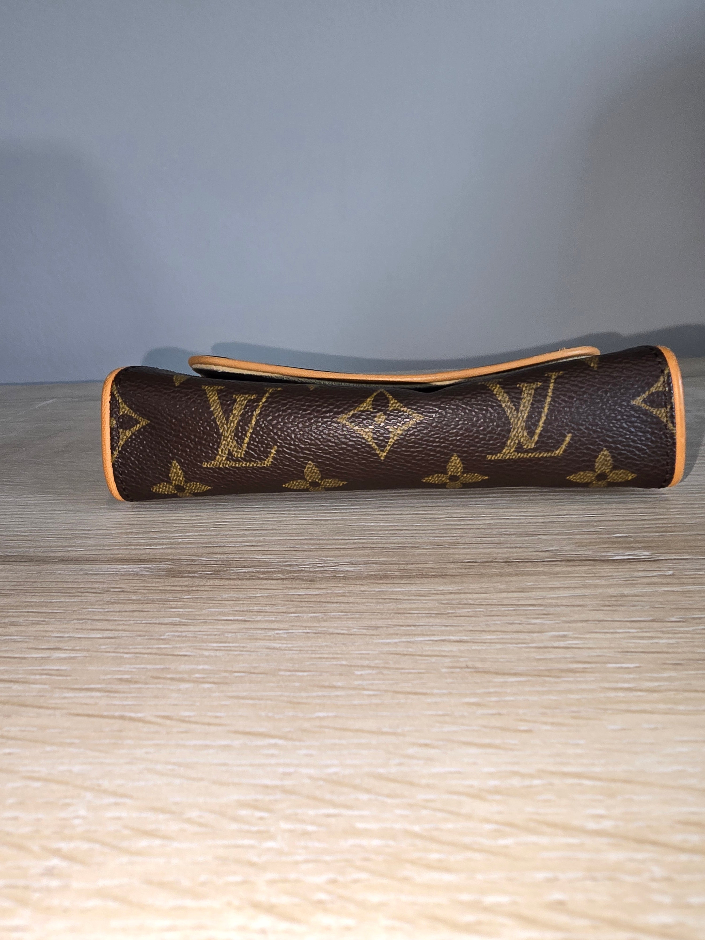Louis Vuitton Monogram Pochette Florentine