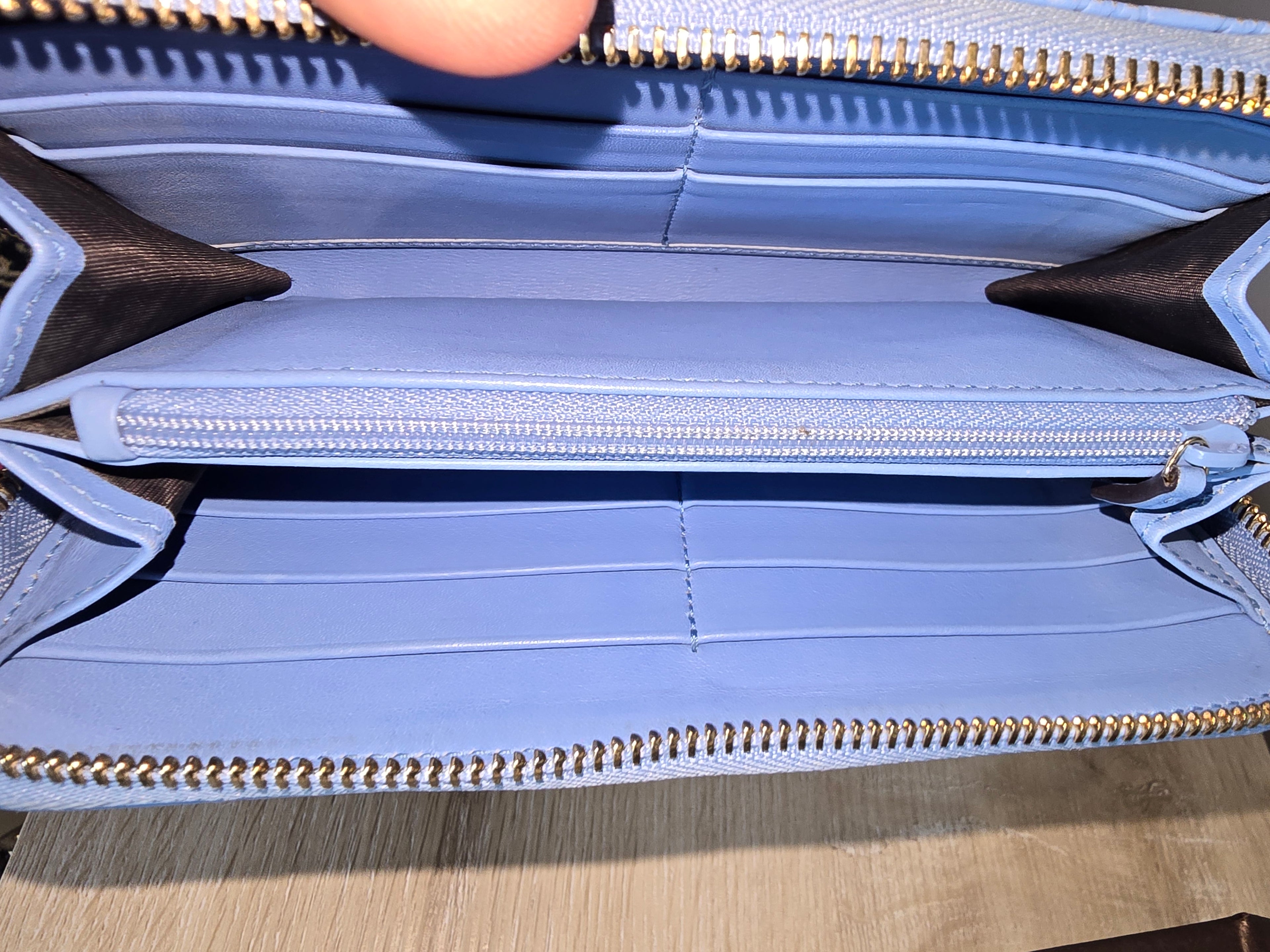 Gucci GG Sima Zippy Wallet — Blue