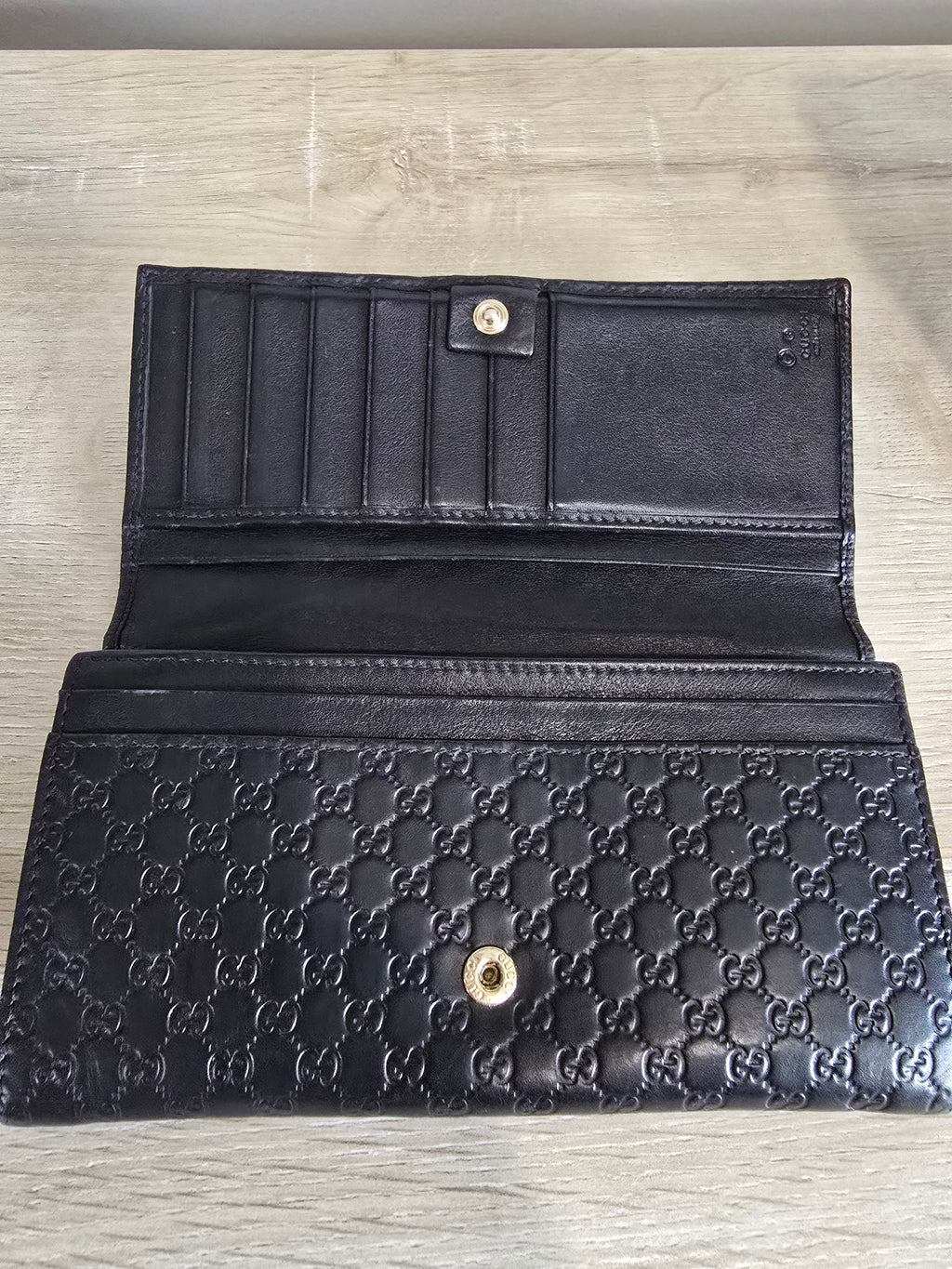 Gucci Microguccissima Leather Wallet — Black