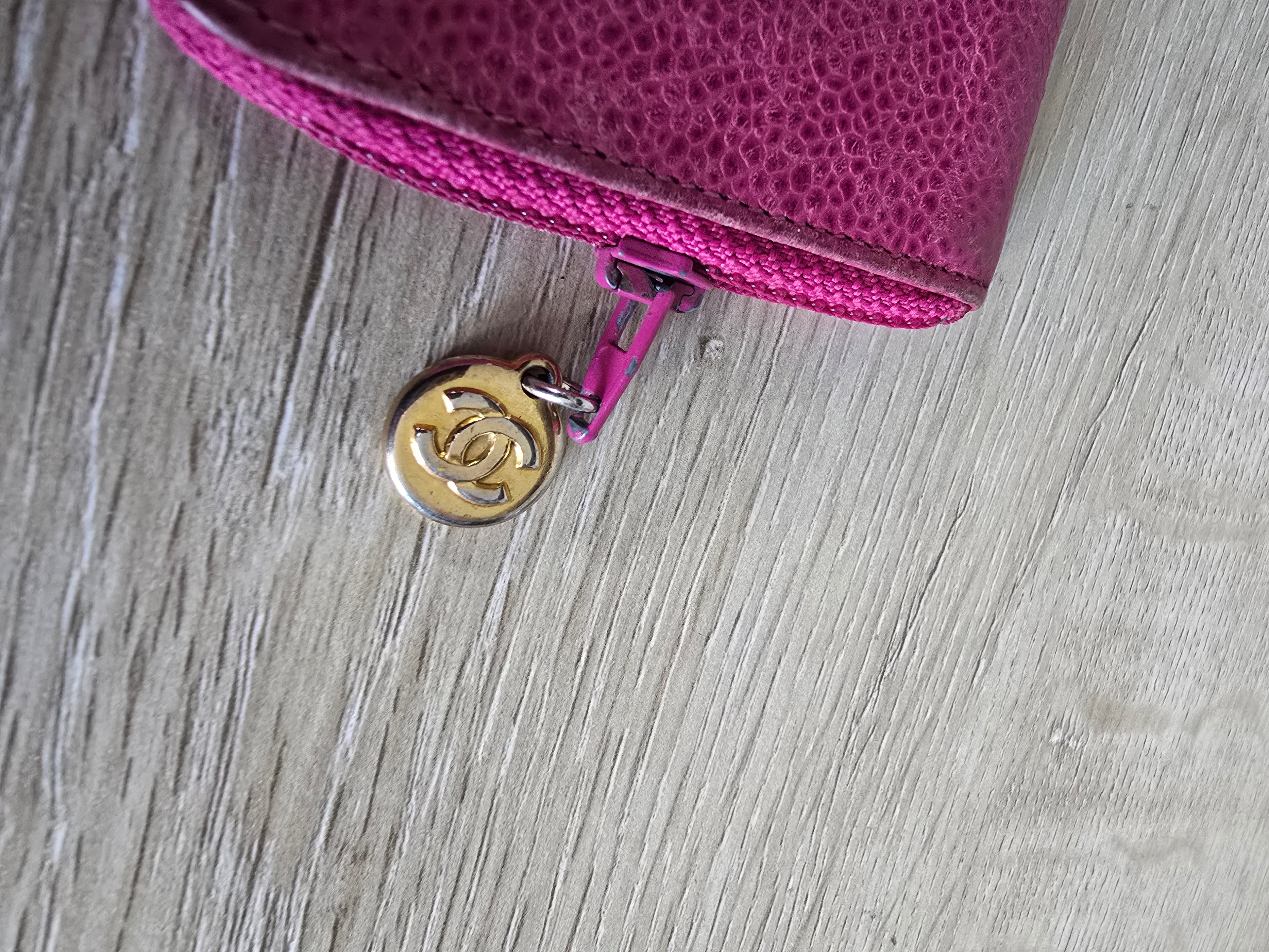 Chanel Vintage Caviar Leather Zip Coin Purse — Pink
