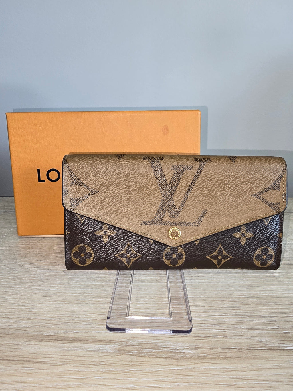 Louis Vuitton Reverse Monogram Giant Sarah Wallet