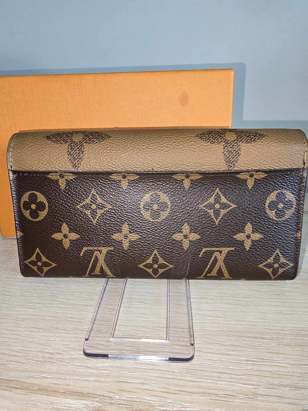 Louis Vuitton Reverse Monogram Giant Sarah Wallet