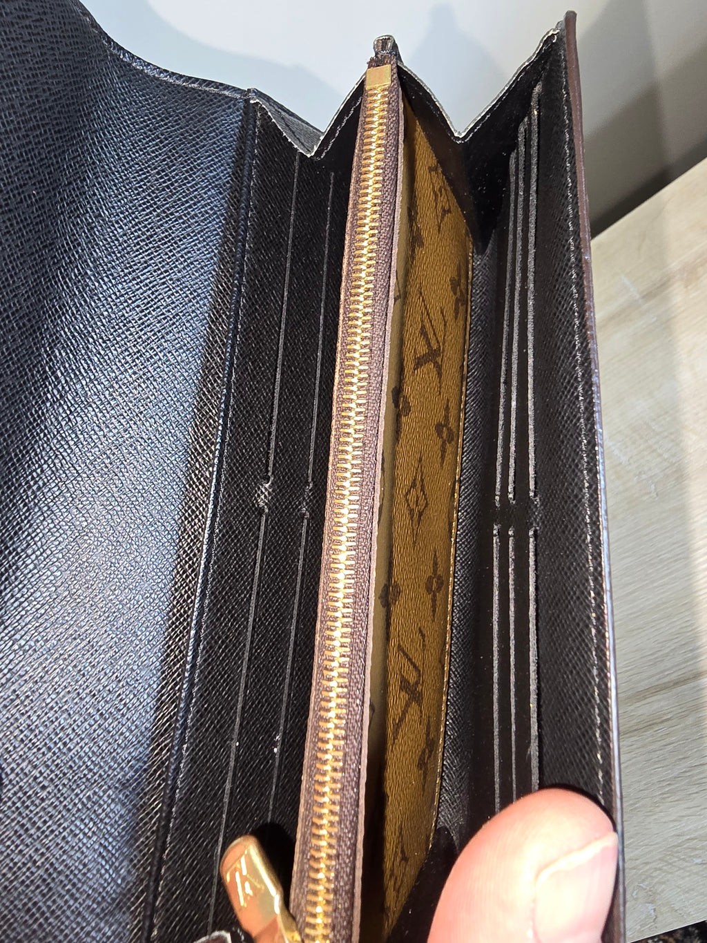 Louis Vuitton Reverse Monogram Giant Sarah Wallet