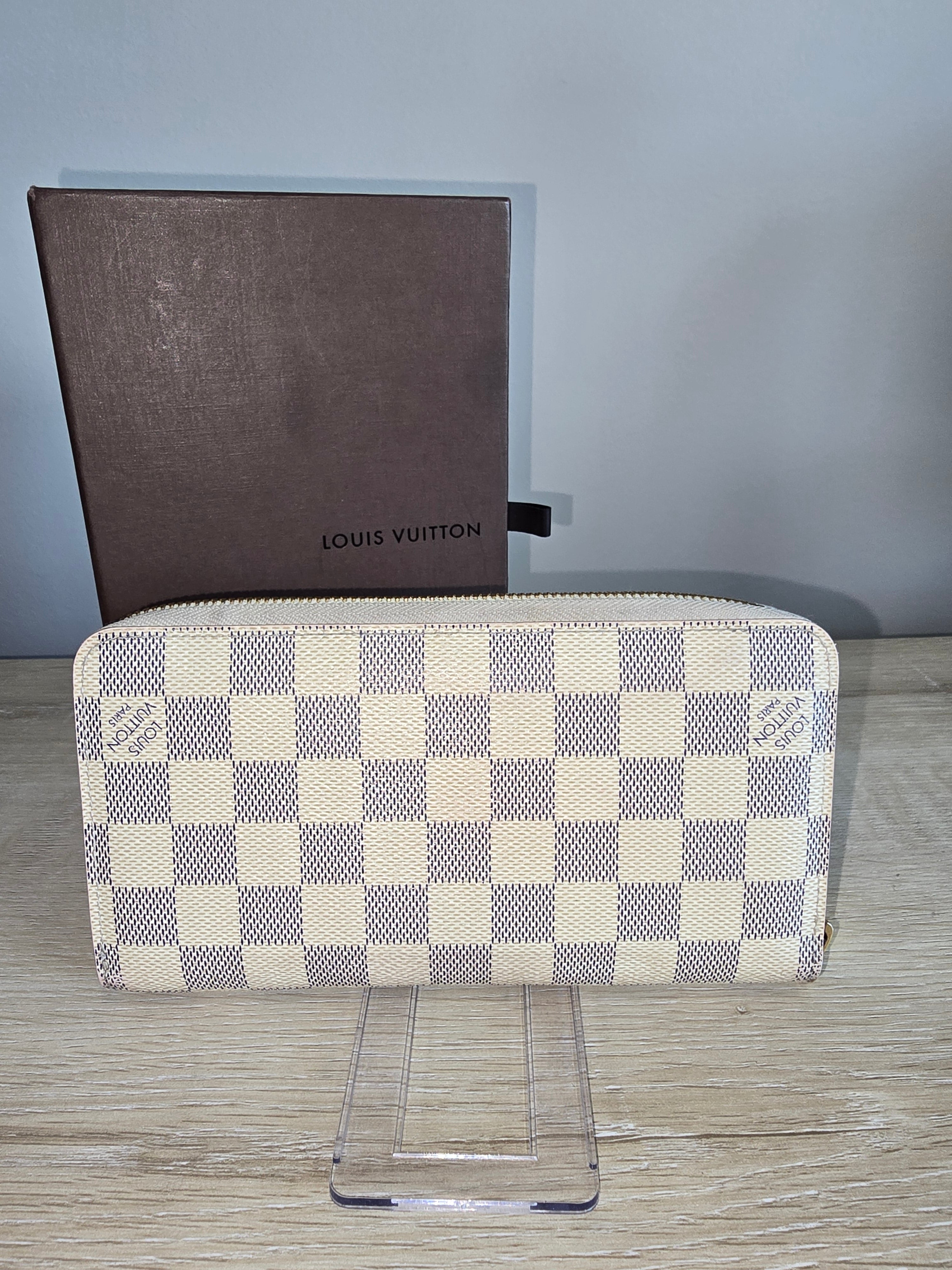 Louis Vuitton Limited Edition Damier Azur Illustre Zippy Wallet