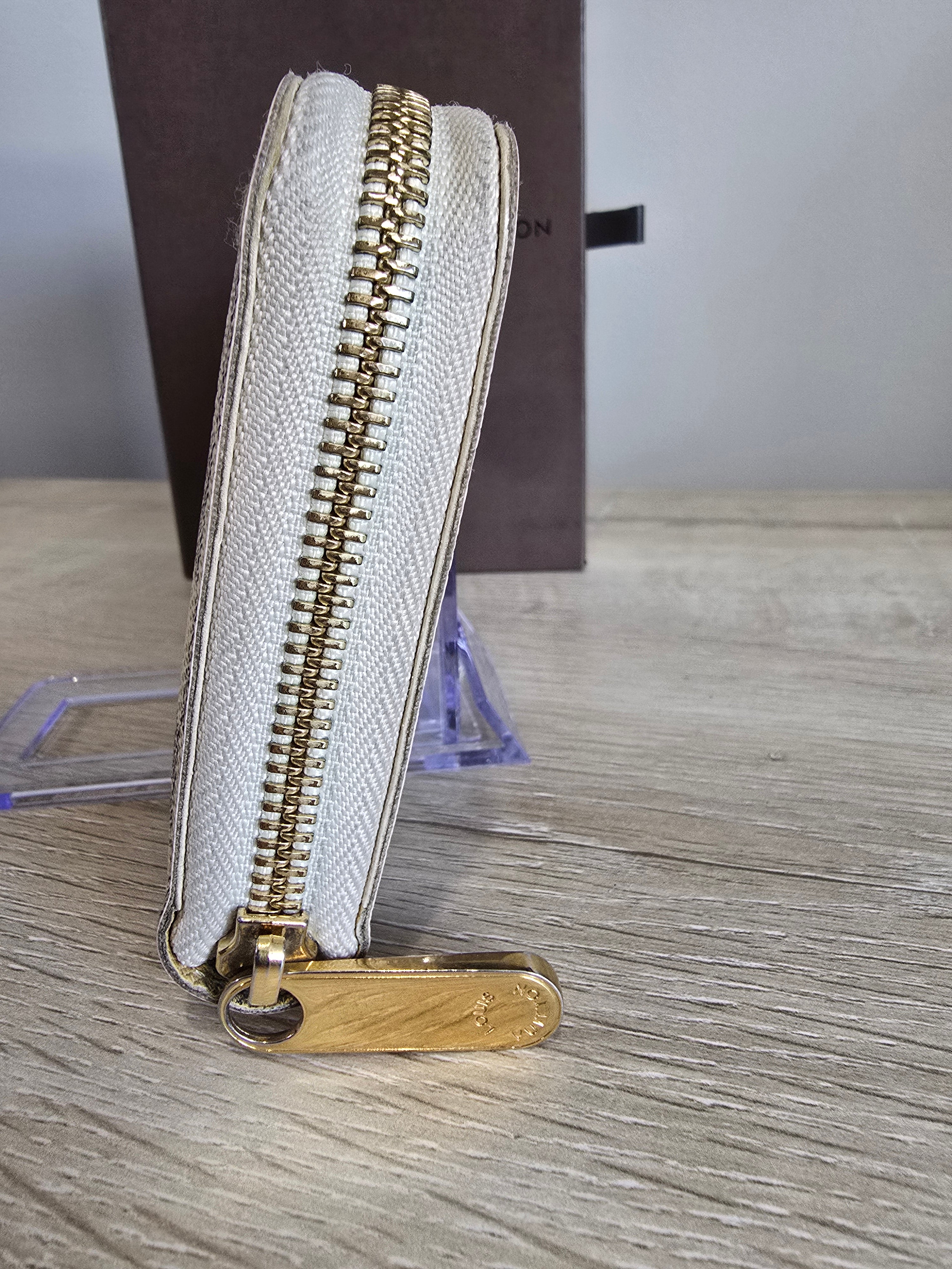 Louis Vuitton Limited Edition Damier Azur Illustre Zippy Wallet